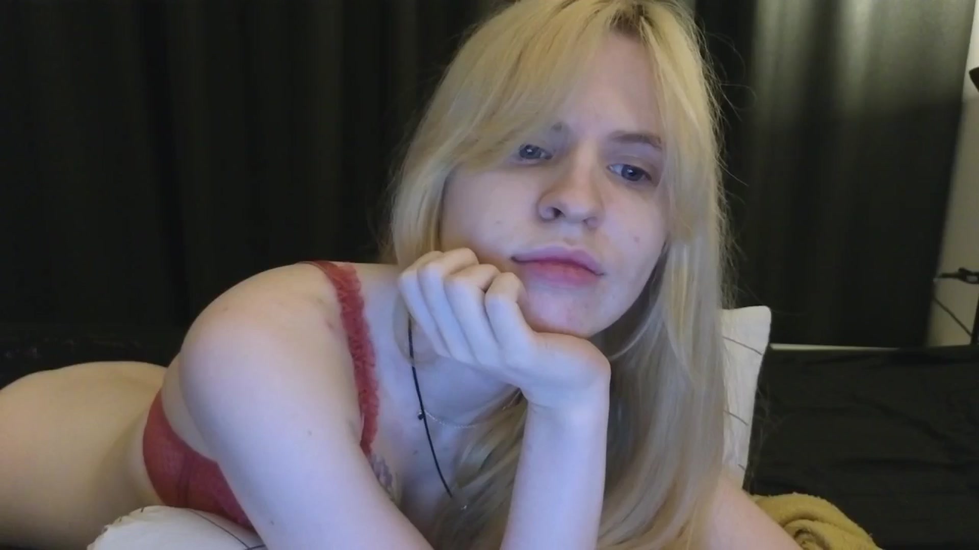 Gallery image thumbnail from Yuri_elfie's myfreecams stream on, 10/13/2025, 20:21 image 14 of 20