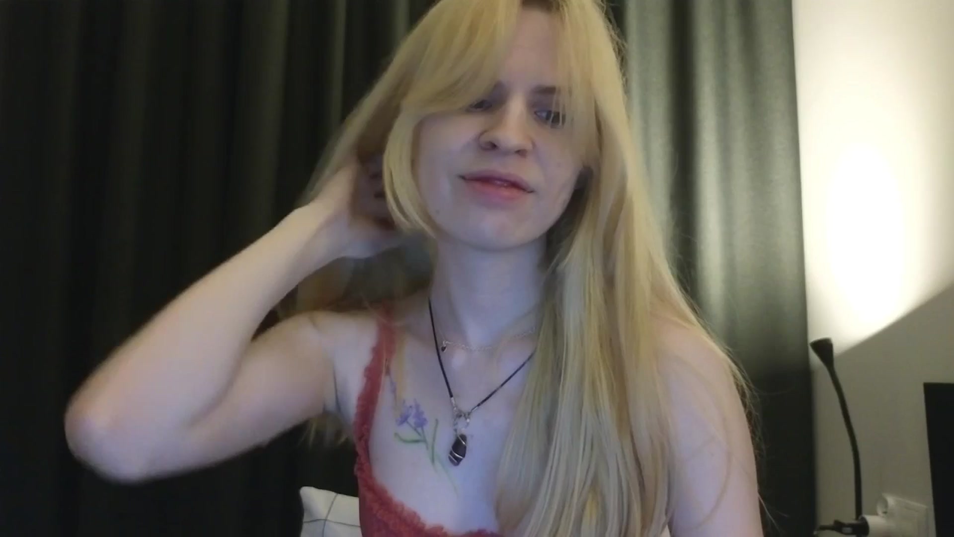 Gallery image thumbnail from Yuri_elfie's myfreecams stream on, 10/13/2025, 20:21 image 5 of 20