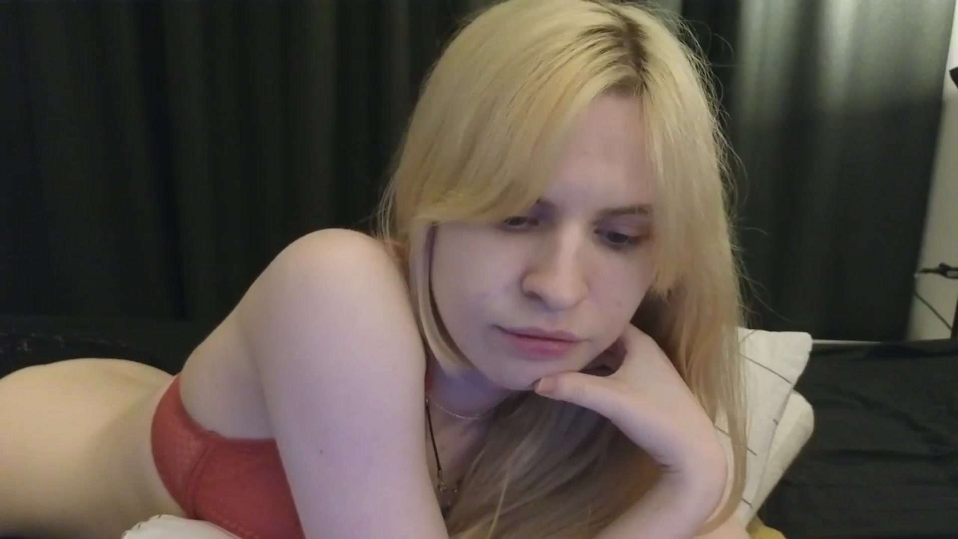 Gallery image thumbnail from Yuri_elfie's myfreecams stream on, 10/13/2025, 20:21 image 8 of 20