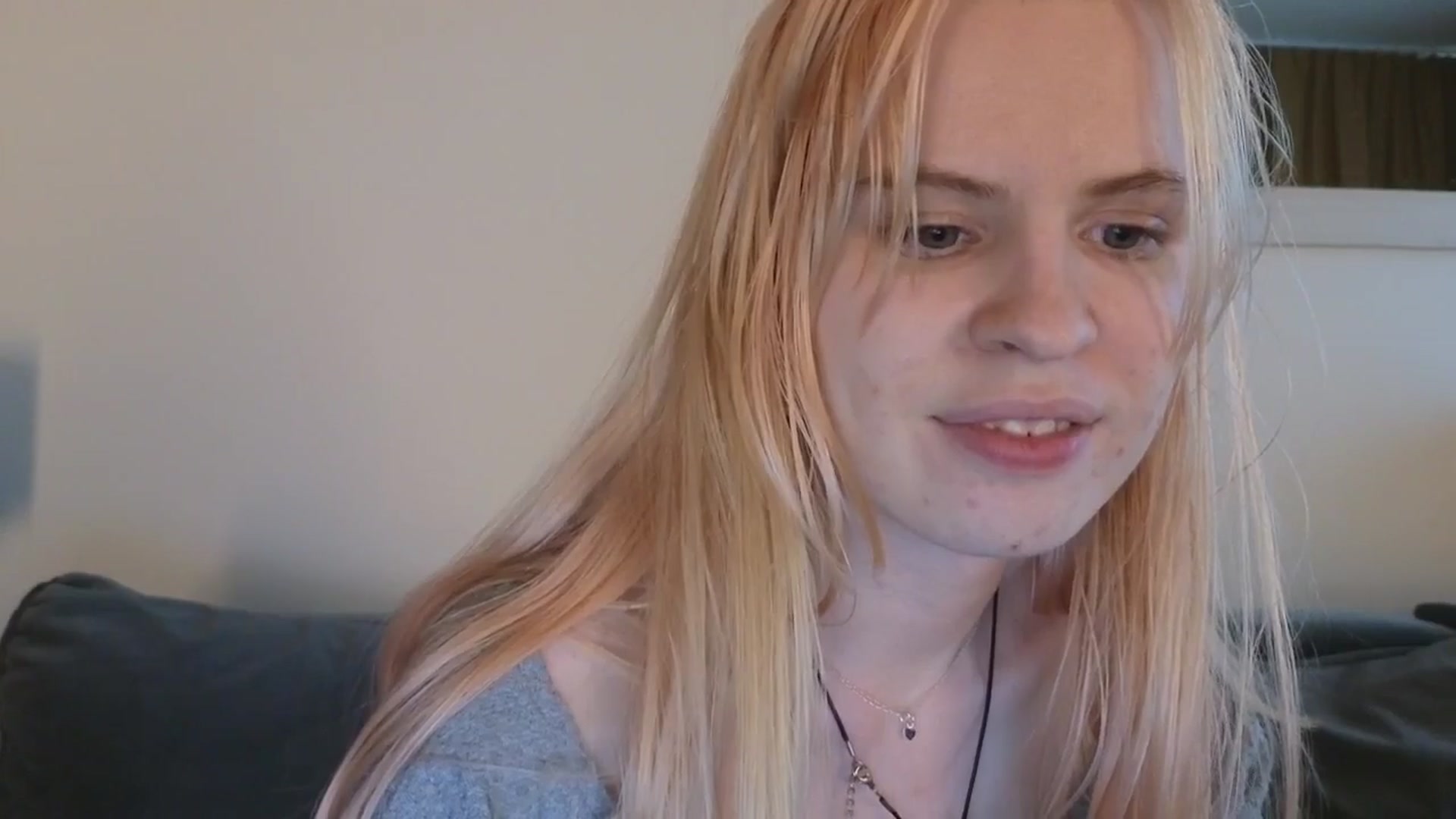Gallery image thumbnail from Yuri_elfie's myfreecams stream on, 10/25/2025, 14:47 image 17 of 20