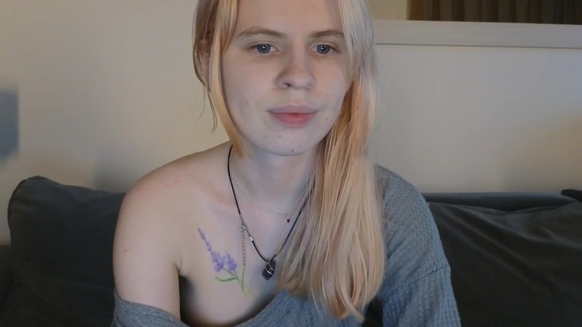 Gallery image thumbnail from Yuri_elfie's myfreecams stream on, 10/25/2025, 14:47 image 2 of 20