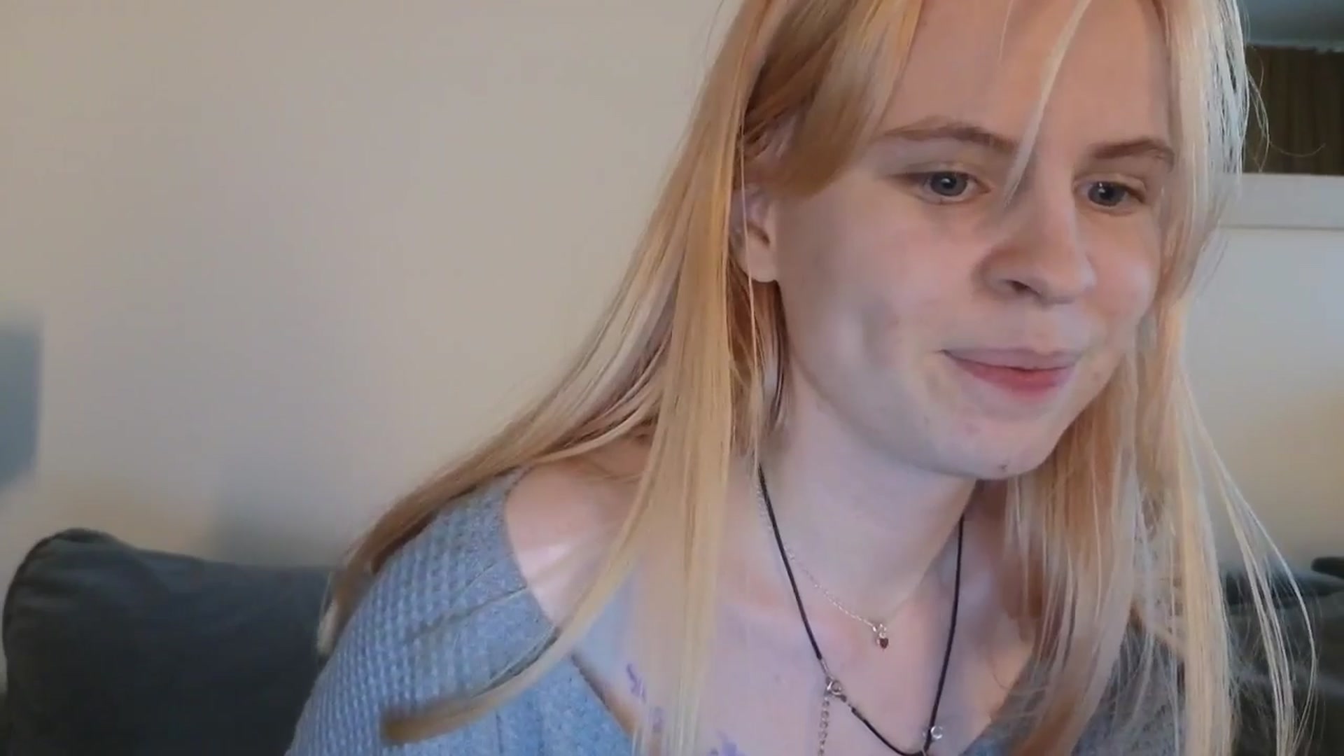Gallery image thumbnail from Yuri_elfie's myfreecams stream on, 10/25/2025, 14:47 image 16 of 20