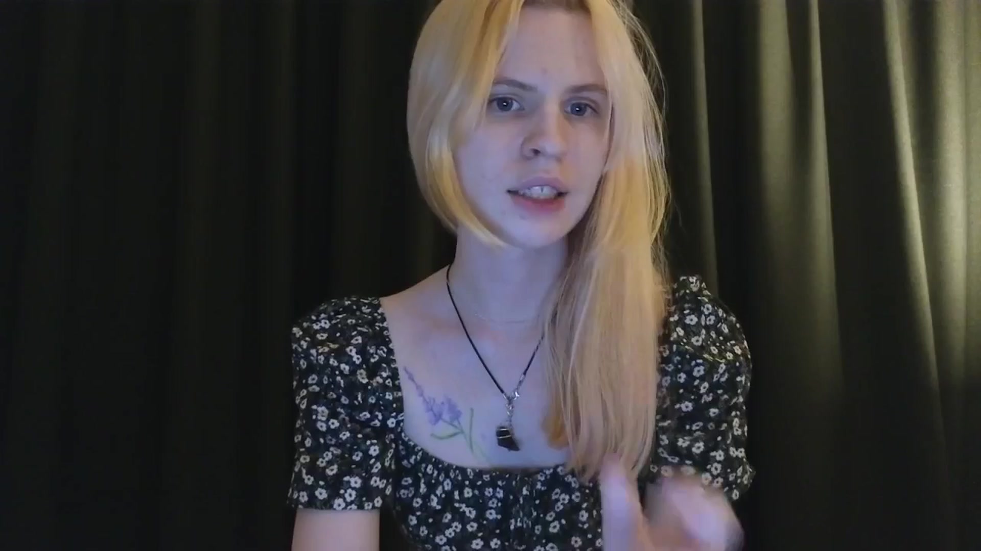 Gallery image thumbnail from Yuri_elfie's myfreecams stream on, 11/02/2025, 24:04 image 2 of 20