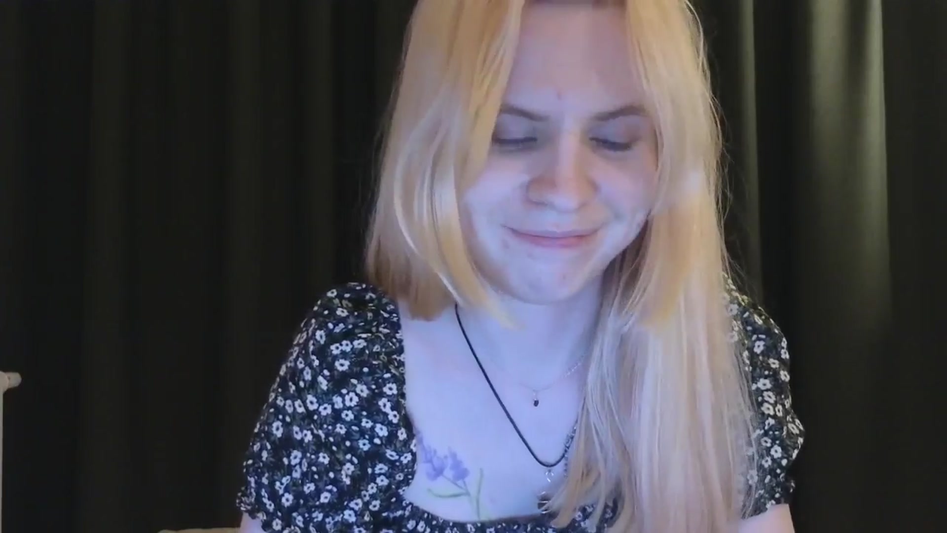 Gallery image thumbnail from Yuri_elfie's myfreecams stream on, 11/02/2025, 24:04 image 20 of 20