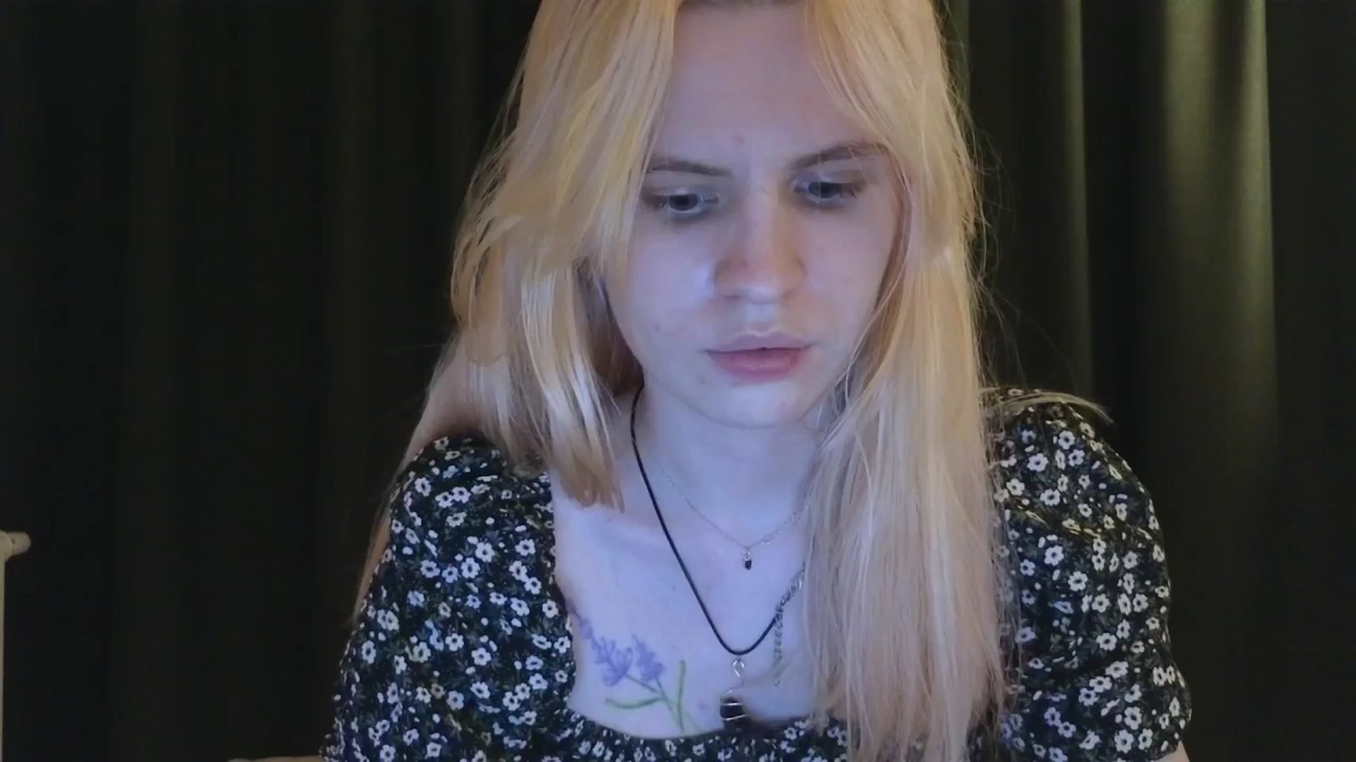 Gallery image thumbnail from Yuri_elfie's myfreecams stream on, 11/02/2025, 24:38 image 17 of 20