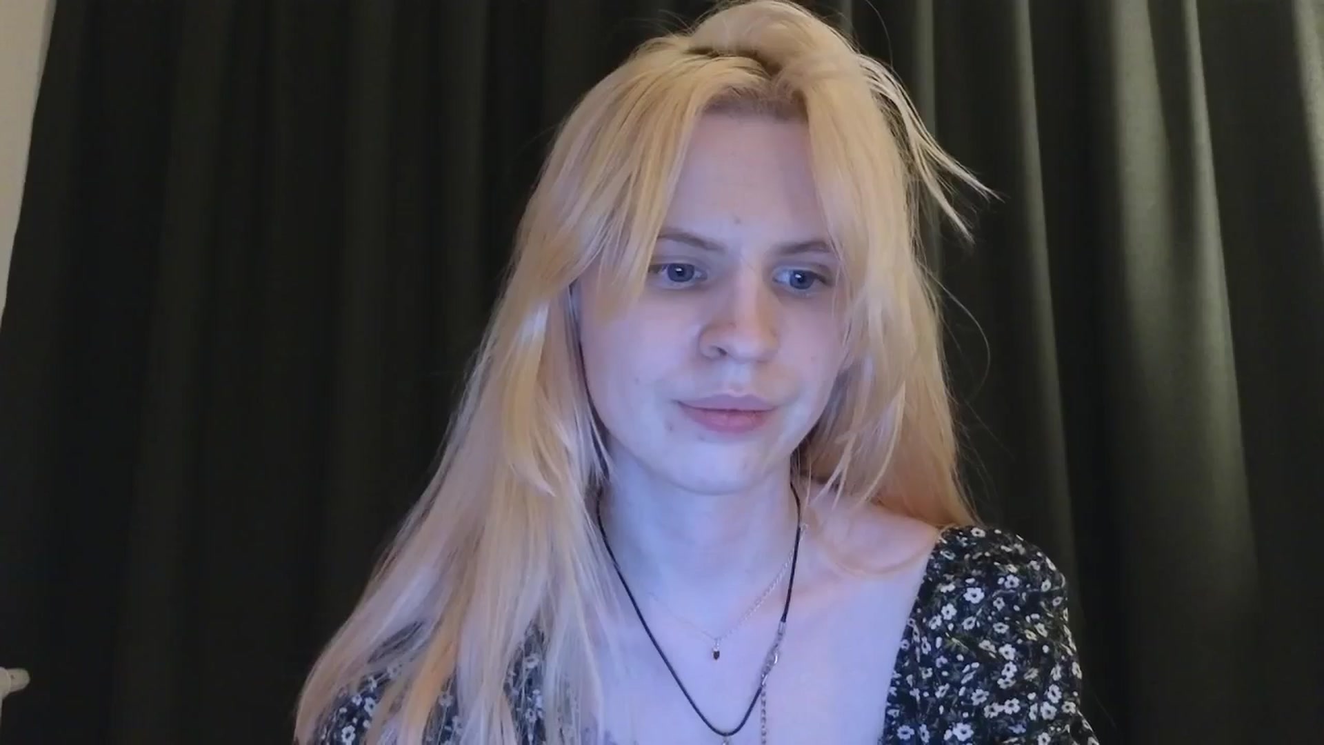Gallery image thumbnail from Yuri_elfie's myfreecams stream on, 11/02/2025, 24:38 image 13 of 20