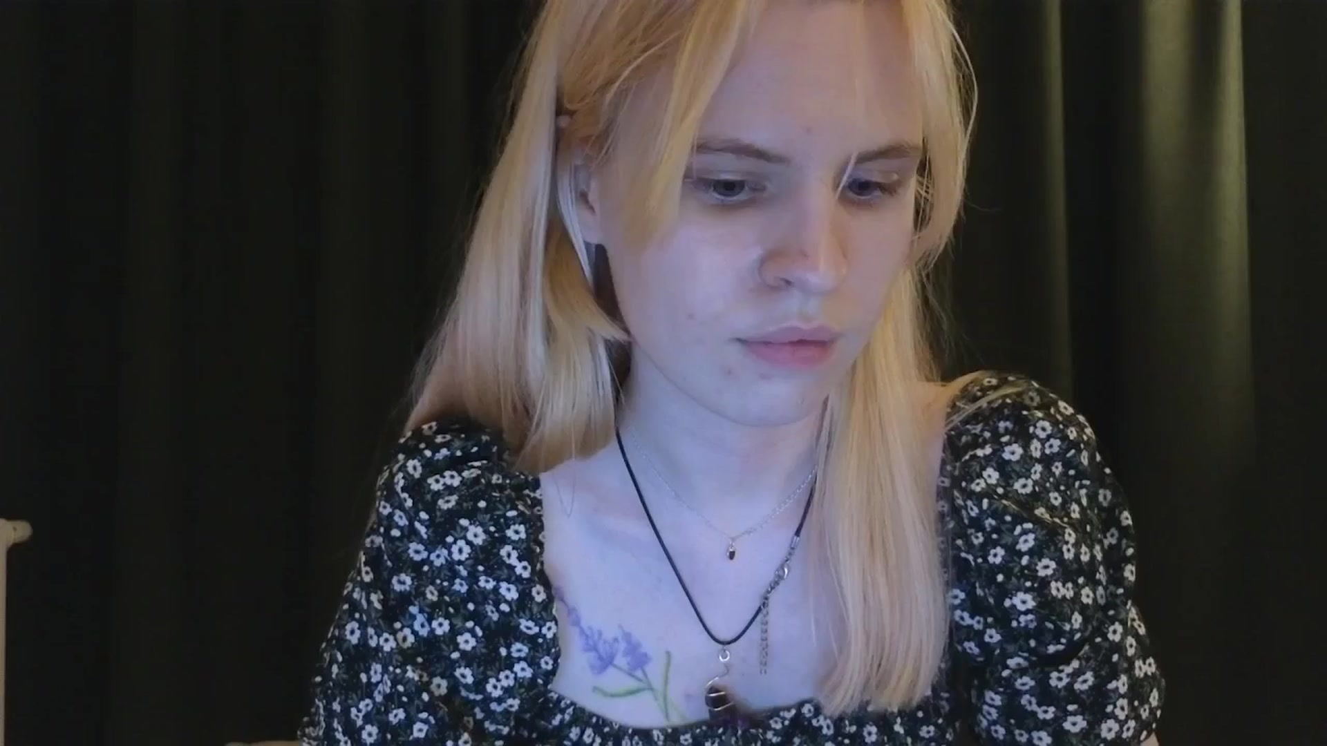 Gallery image thumbnail from Yuri_elfie's myfreecams stream on, 11/02/2025, 24:38 image 16 of 20