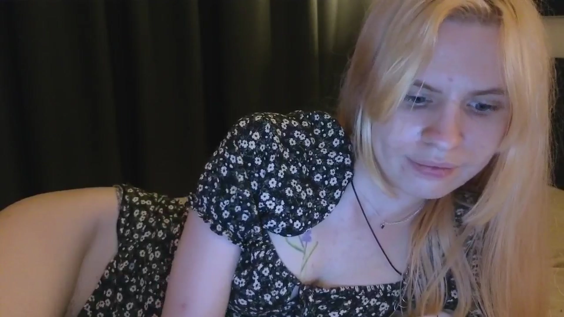 Gallery image thumbnail from Yuri_elfie's myfreecams stream on, 11/02/2025, 01:15 image 7 of 20