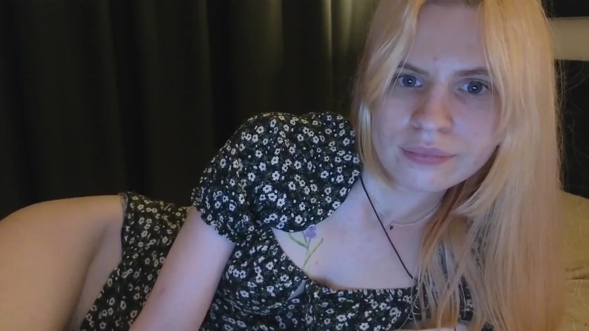 Gallery image thumbnail from Yuri_elfie's myfreecams stream on, 11/02/2025, 01:15 image 6 of 20