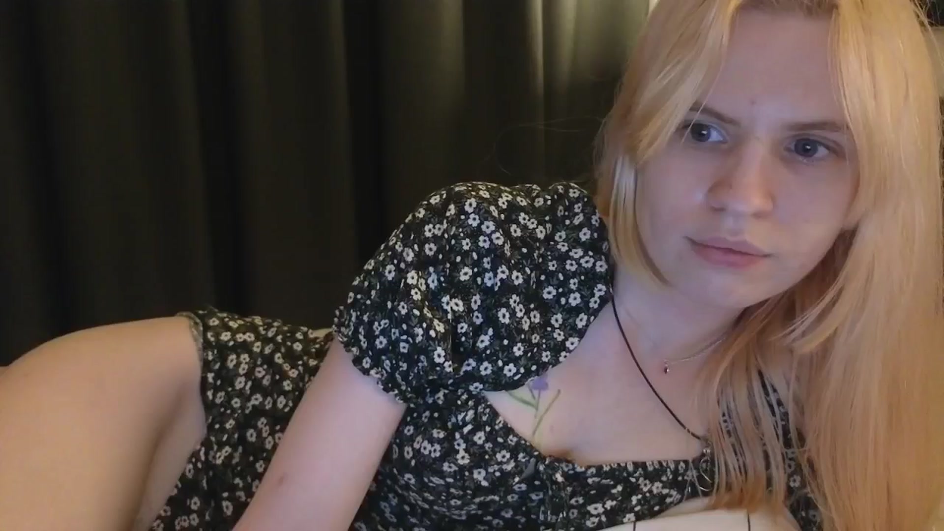 Gallery image thumbnail from Yuri_elfie's myfreecams stream on, 11/02/2025, 01:15 image 1 of 20
