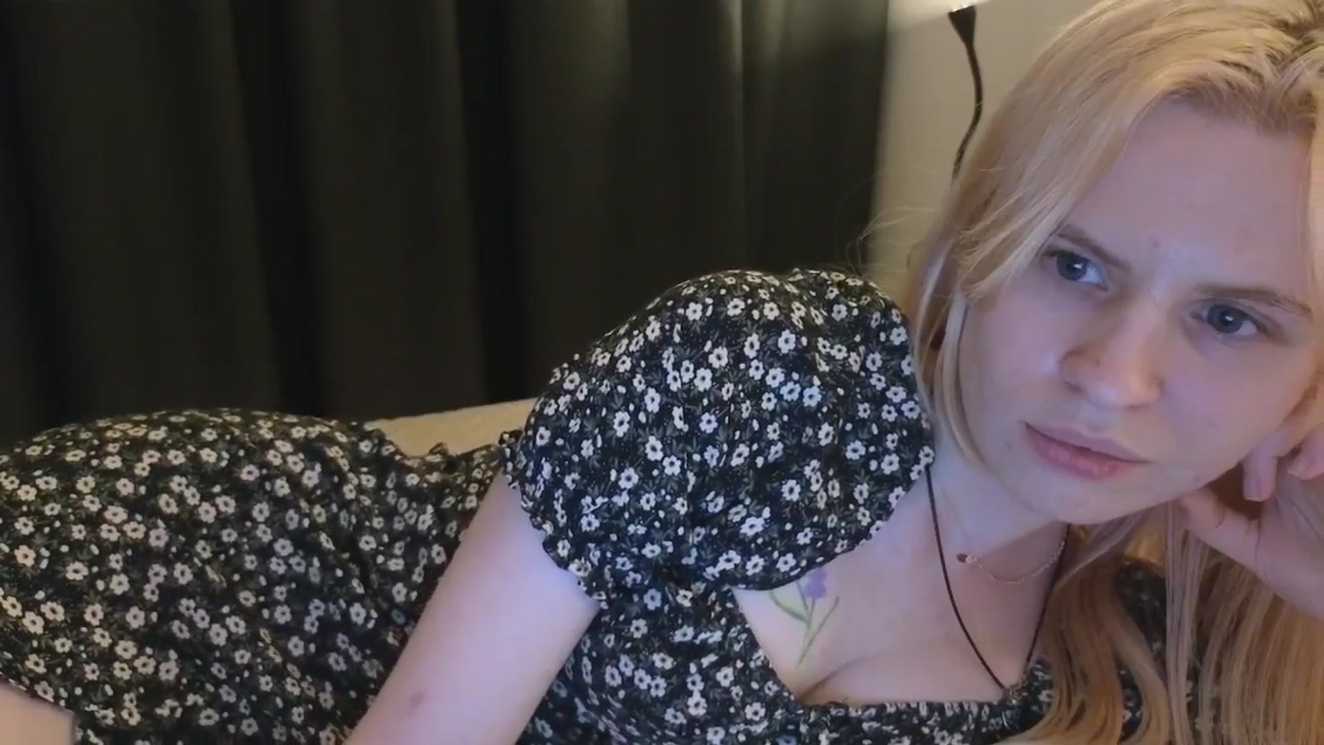 Gallery image thumbnail from Yuri_elfie's myfreecams stream on, 11/02/2025, 01:15 image 10 of 20