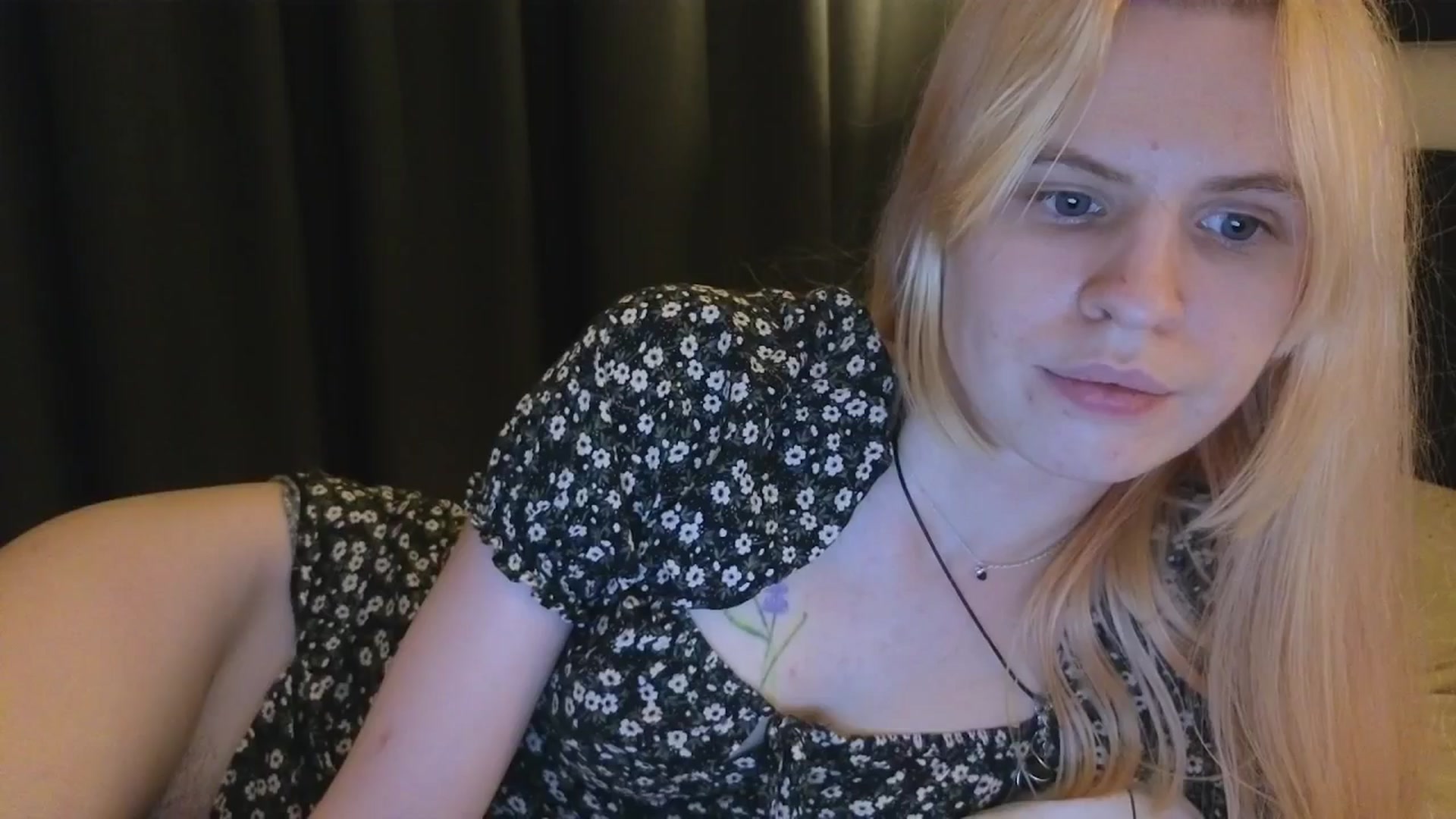 Gallery image thumbnail from Yuri_elfie's myfreecams stream on, 11/02/2025, 01:15 image 3 of 20
