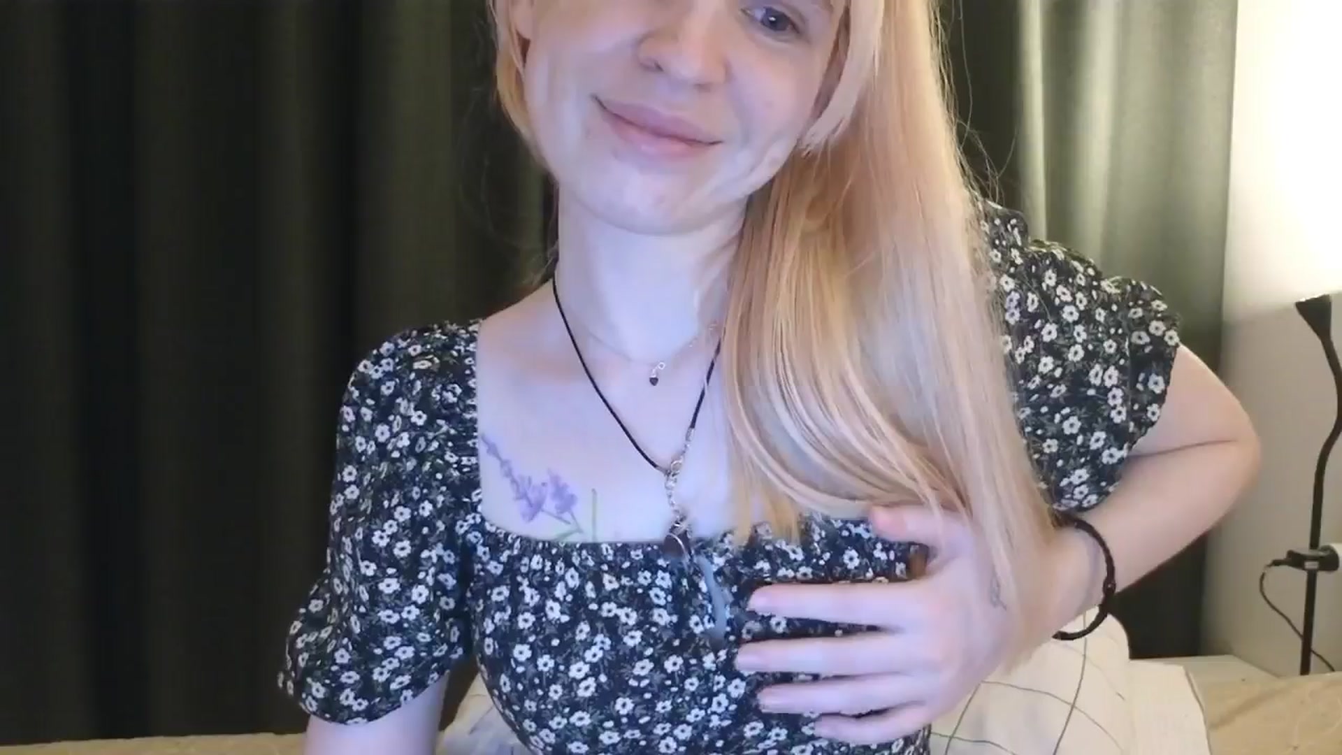 Gallery image thumbnail from Yuri_elfie's myfreecams stream on, 11/02/2025, 02:15 image 3 of 20