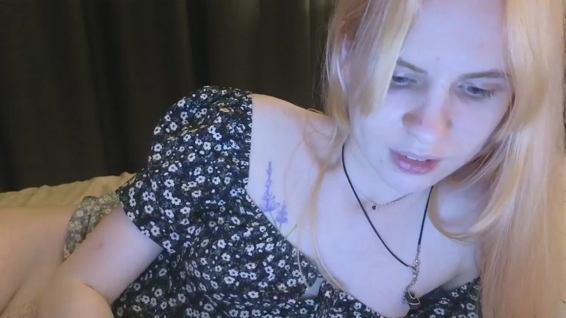 Gallery image thumbnail from Yuri_elfie's myfreecams stream on, 11/02/2025, 02:15 image 19 of 20