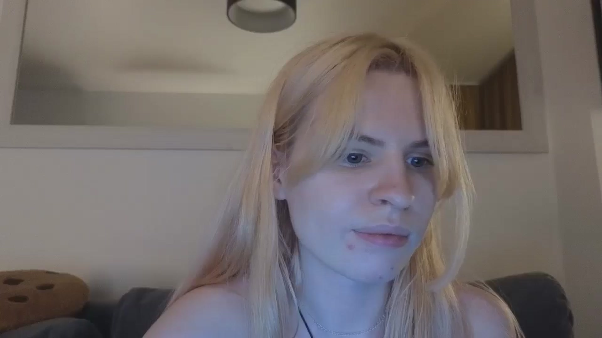 Gallery image thumbnail from Yuri_elfie's myfreecams stream on, 11/04/2025, 06:04 image 20 of 20