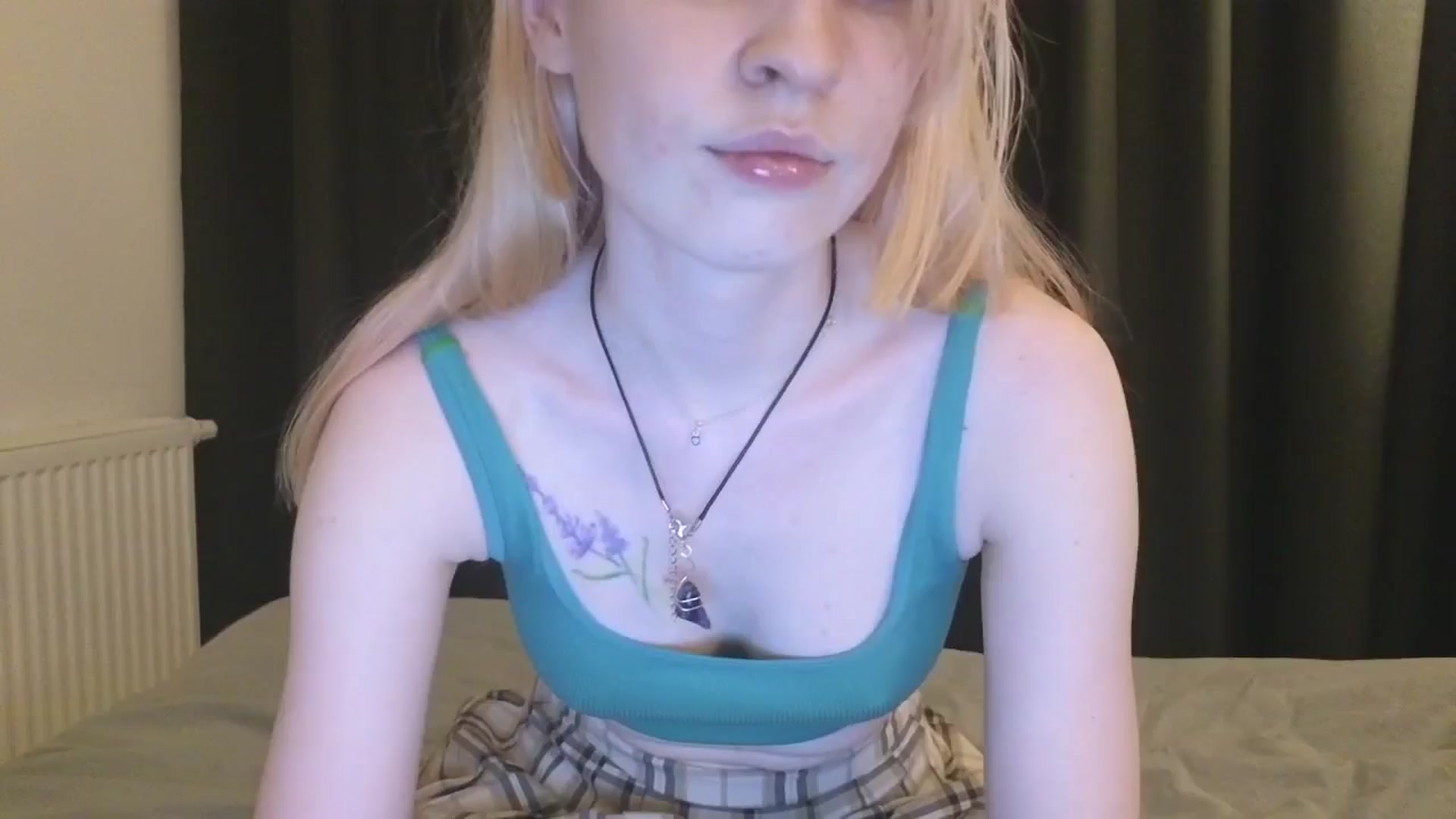 Gallery image thumbnail from Yuri_elfie's myfreecams stream on, 11/06/2025, 04:09 image 2 of 20