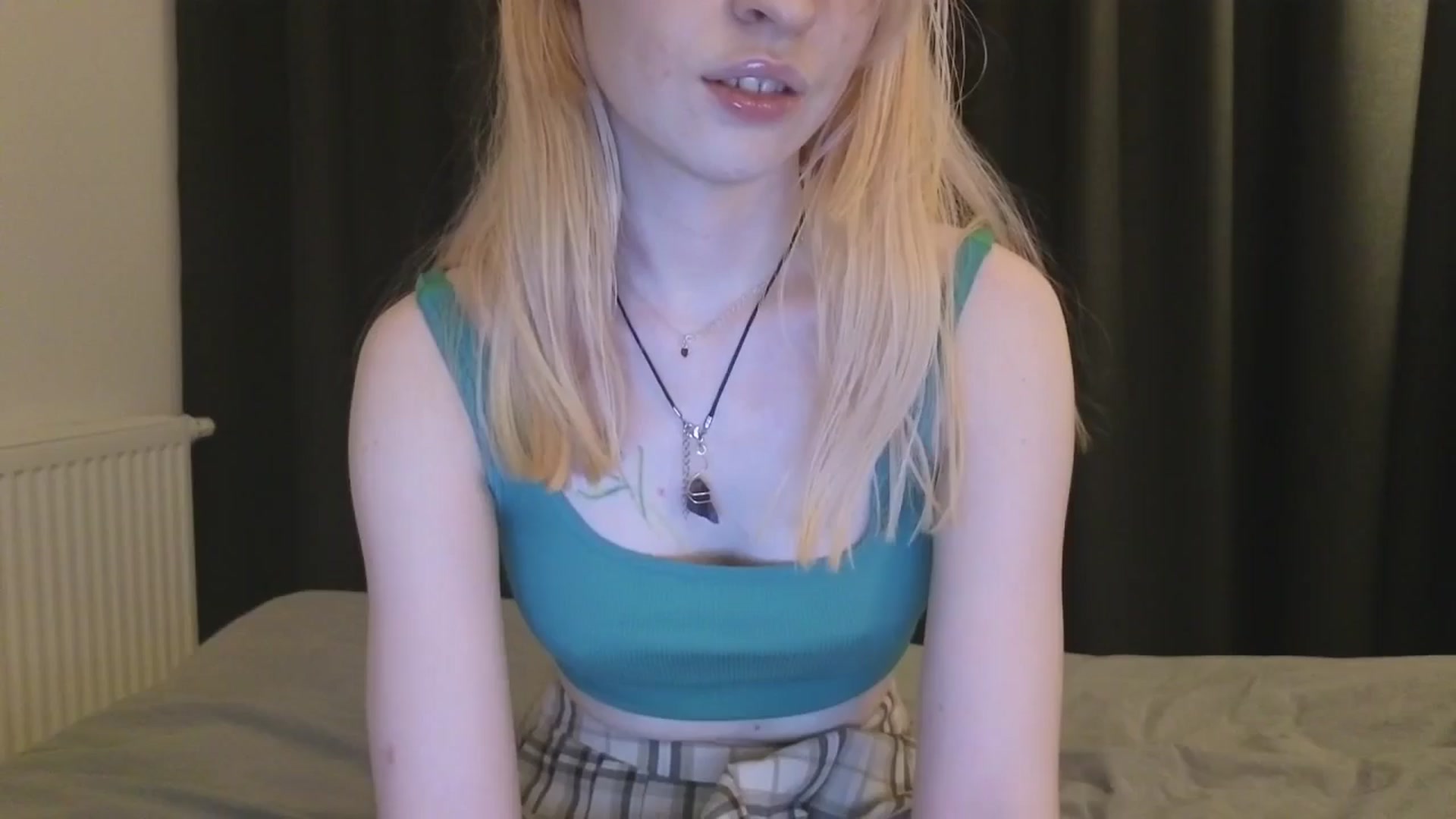 Gallery image thumbnail from Yuri_elfie's myfreecams stream on, 11/06/2025, 04:09 image 7 of 20