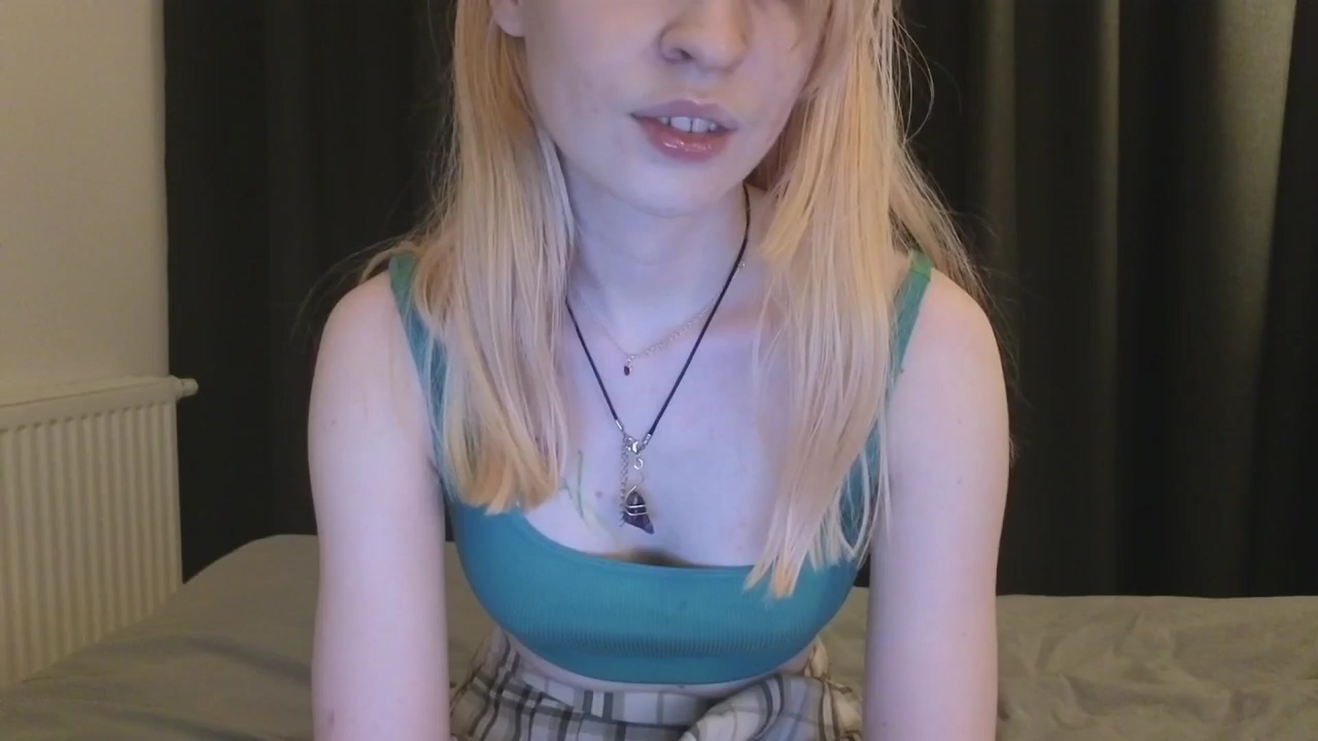 Gallery image thumbnail from Yuri_elfie's myfreecams stream on, 11/06/2025, 04:09 image 8 of 20