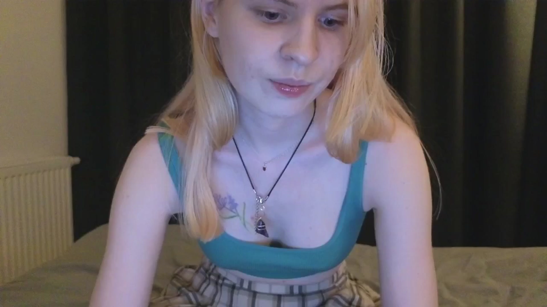 Gallery image thumbnail from Yuri_elfie's myfreecams stream on, 11/06/2025, 04:09 image 5 of 20