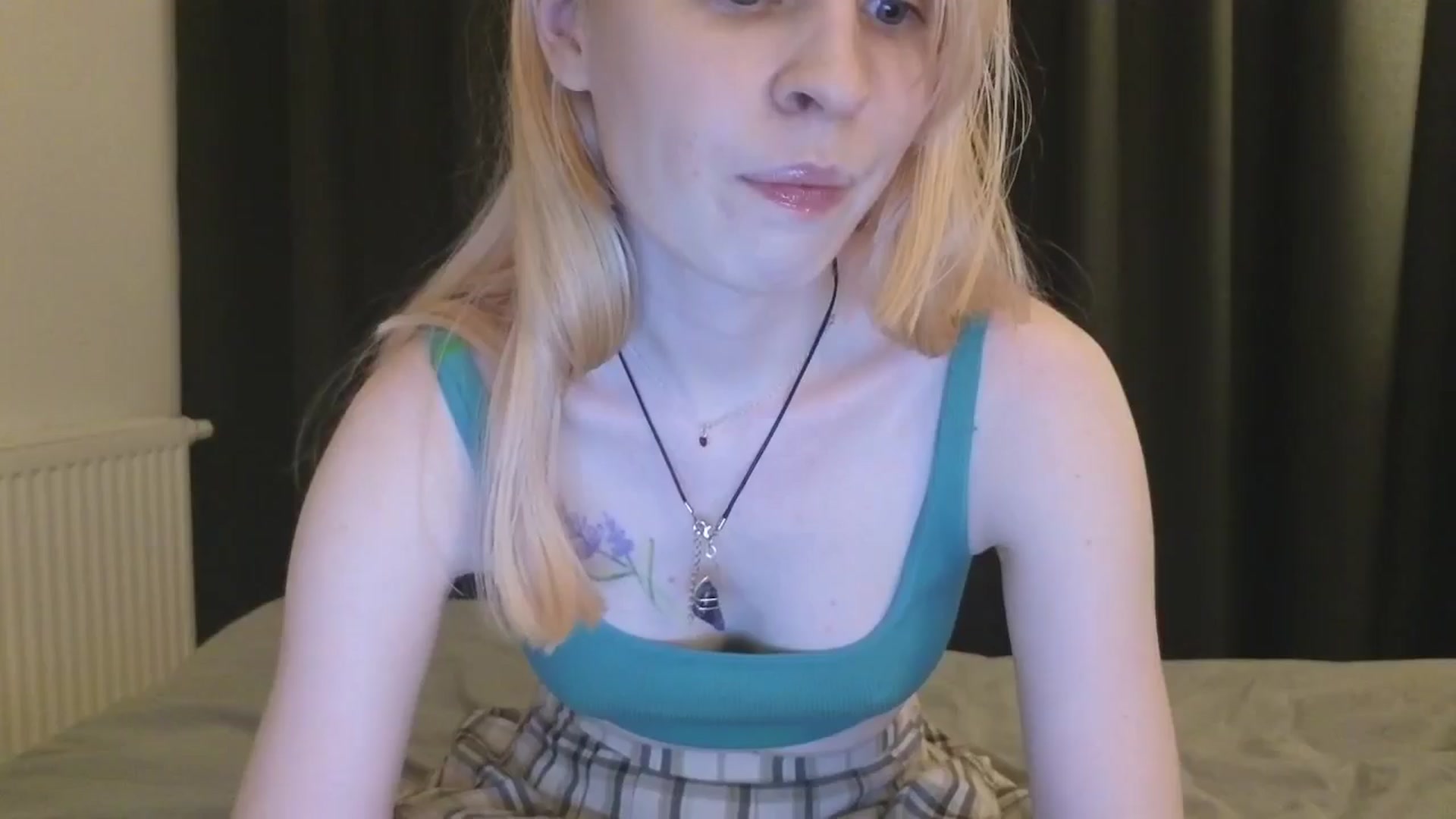 Gallery image thumbnail from Yuri_elfie's myfreecams stream on, 11/06/2025, 04:09 image 4 of 20
