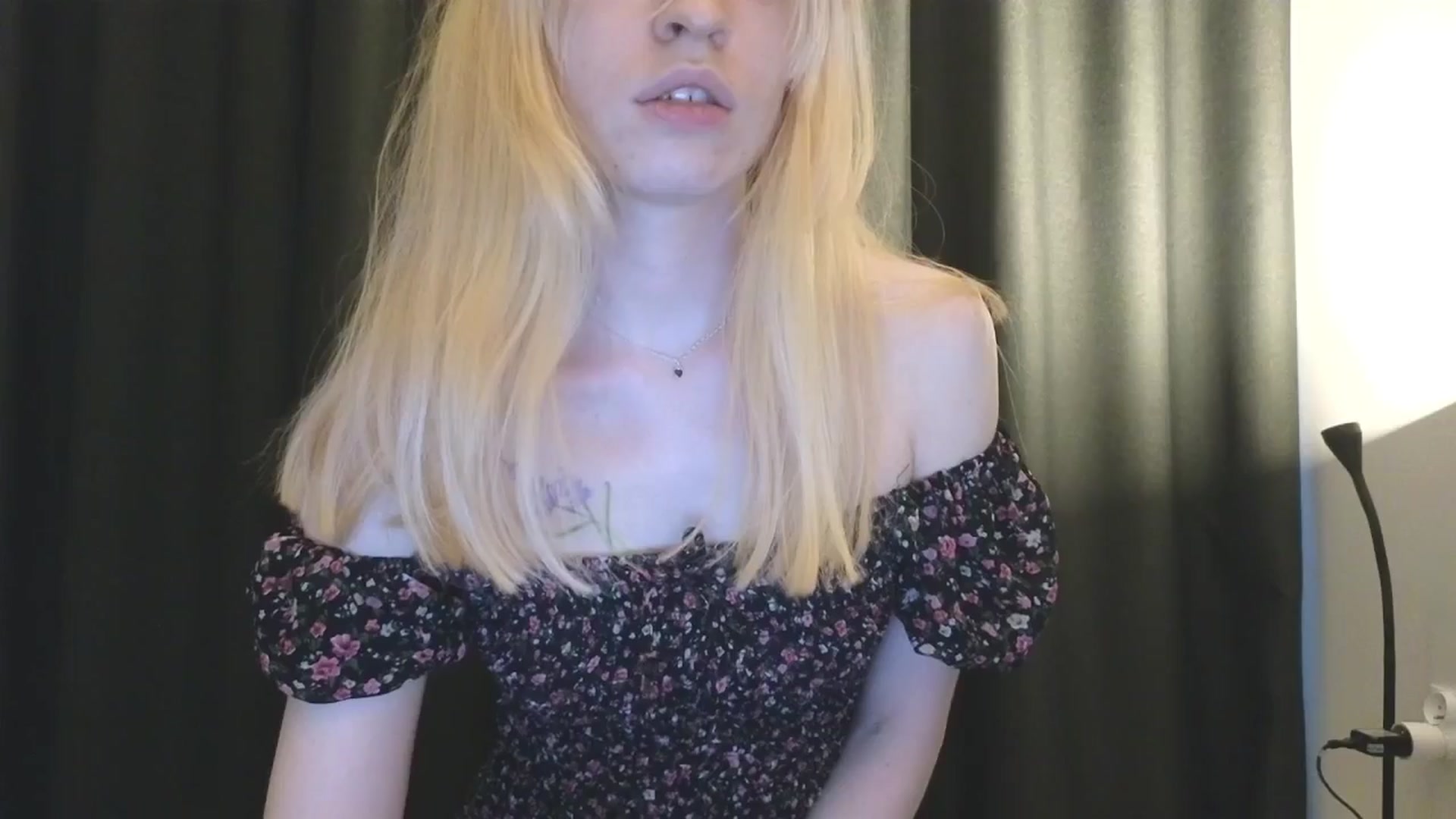 Gallery image thumbnail from Yuri_elfie's myfreecams stream on, 12/11/2025, 10:44 image 5 of 20