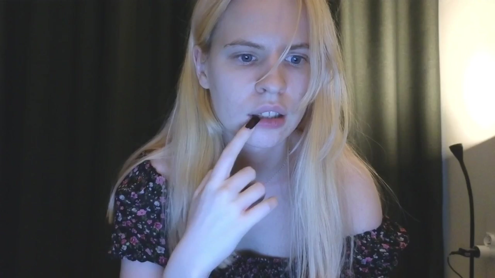 Gallery image thumbnail from Yuri_elfie's myfreecams stream on, 12/11/2025, 10:44 image 16 of 20