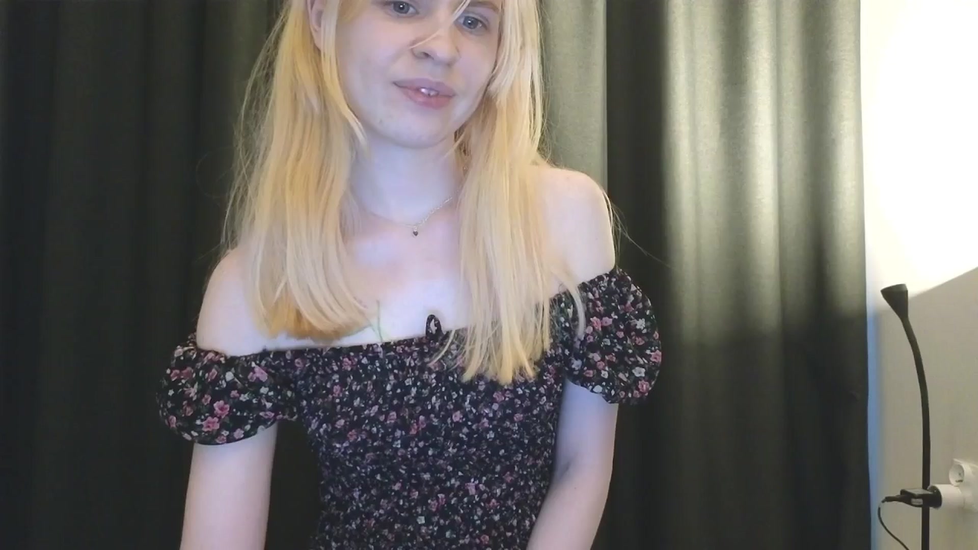 Gallery image thumbnail from Yuri_elfie's myfreecams stream on, 12/11/2025, 10:44 image 7 of 20