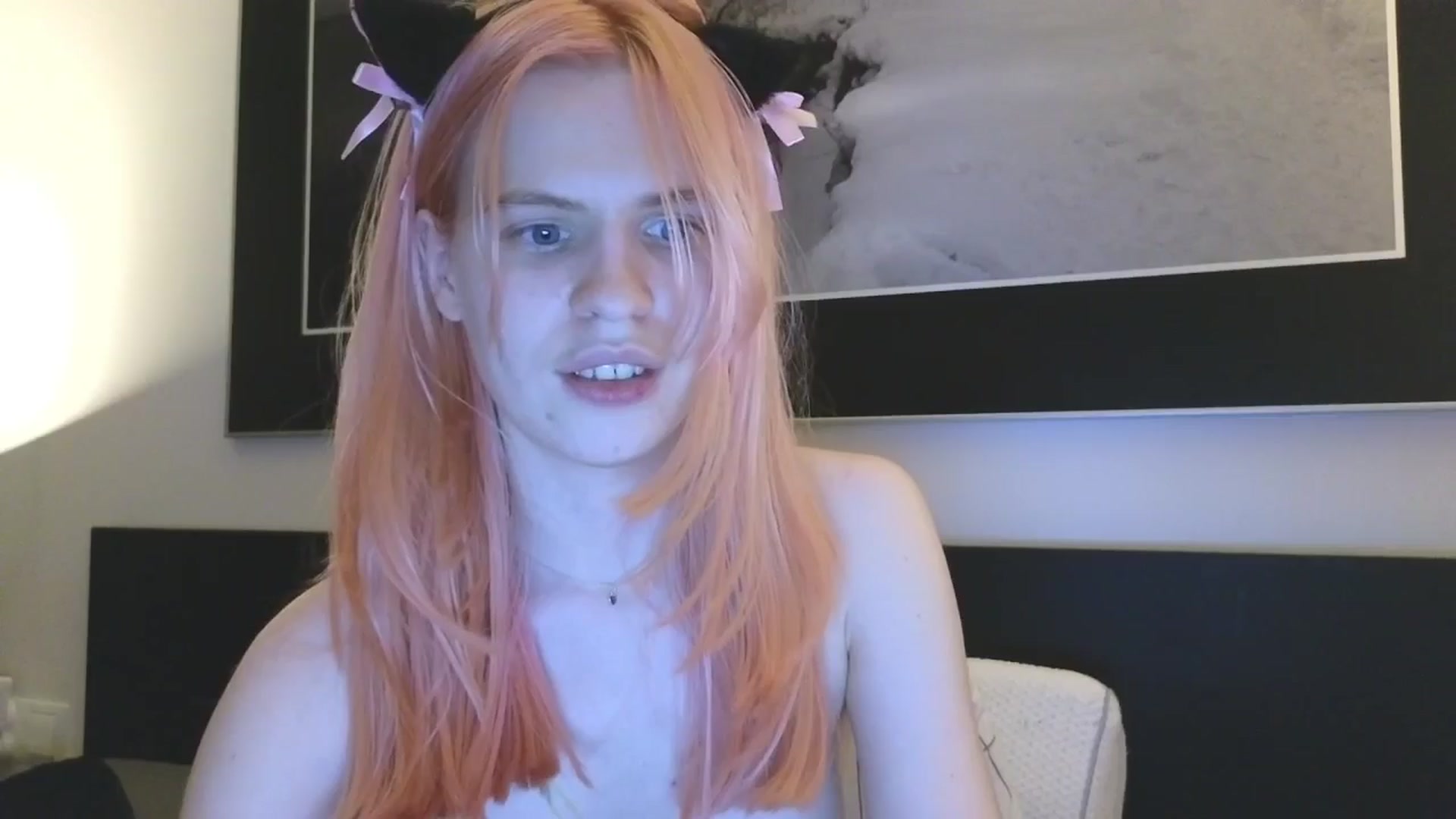 Gallery image thumbnail from Yuri_elfie's myfreecams stream on, 12/26/2025, 10:27 image 18 of 20