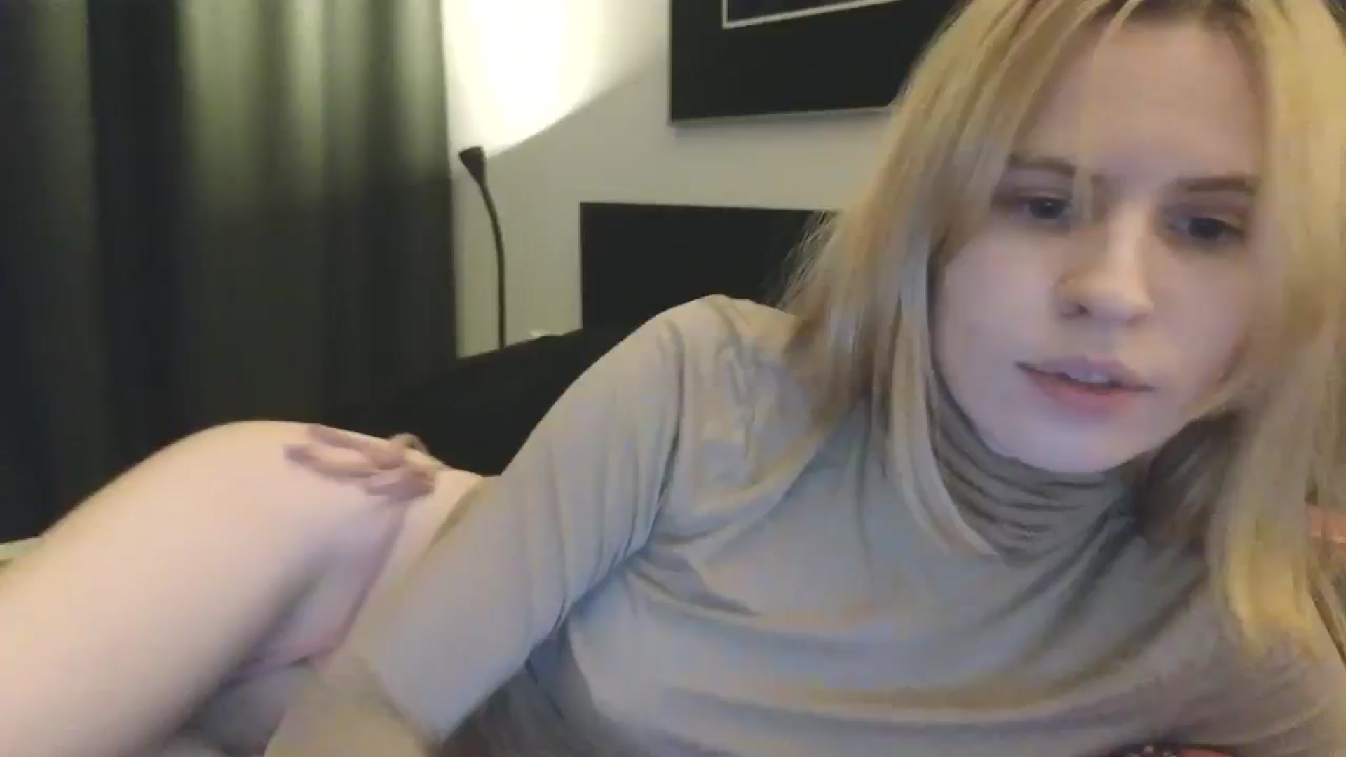 Gallery image thumbnail from Yuri_elfie's myfreecams stream on, 02/05/2026, 18:04 image 7 of 20