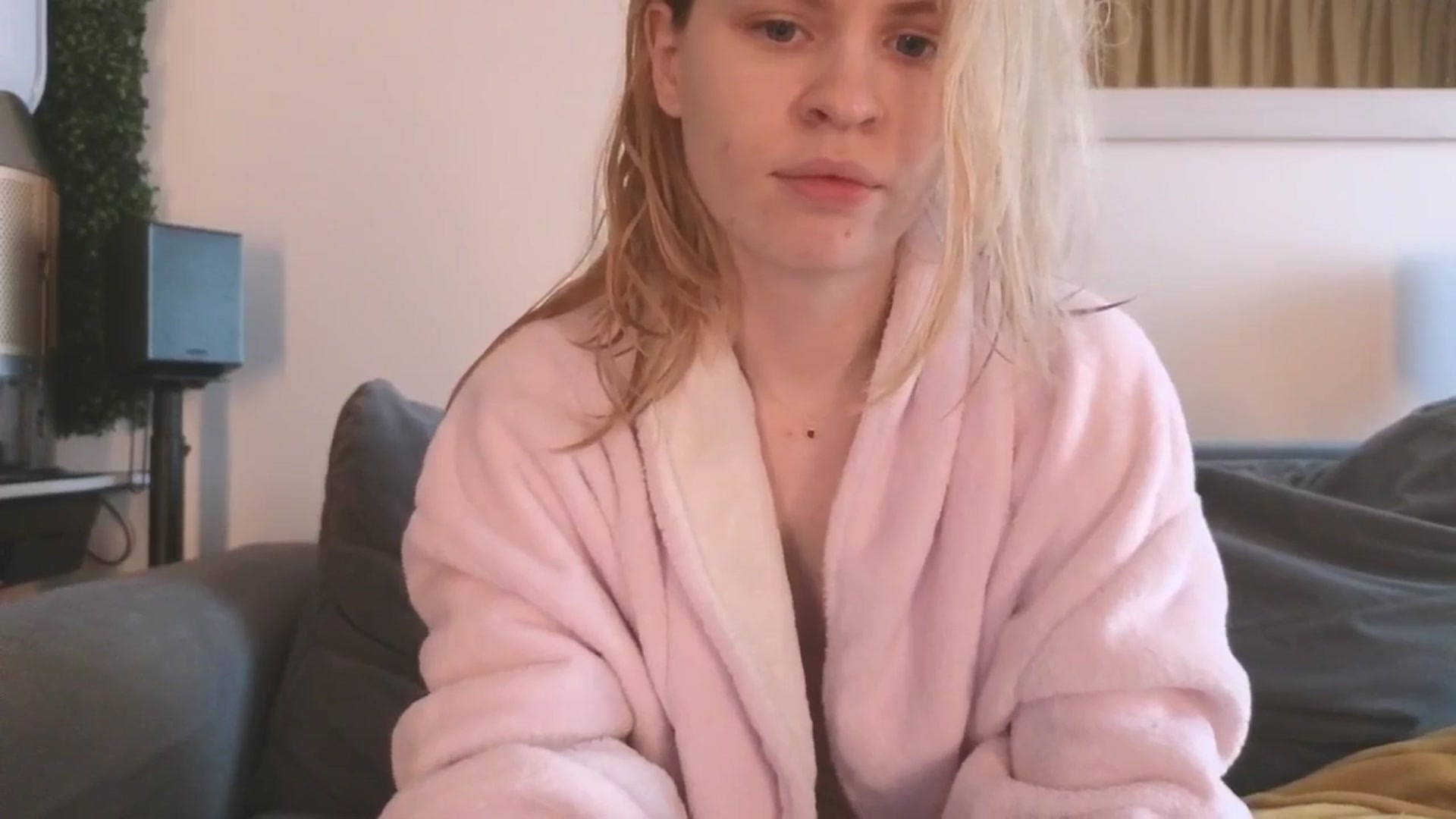 Gallery image thumbnail from Yuri_elfie's myfreecams stream on, 02/24/2026, 09:01 image 6 of 20