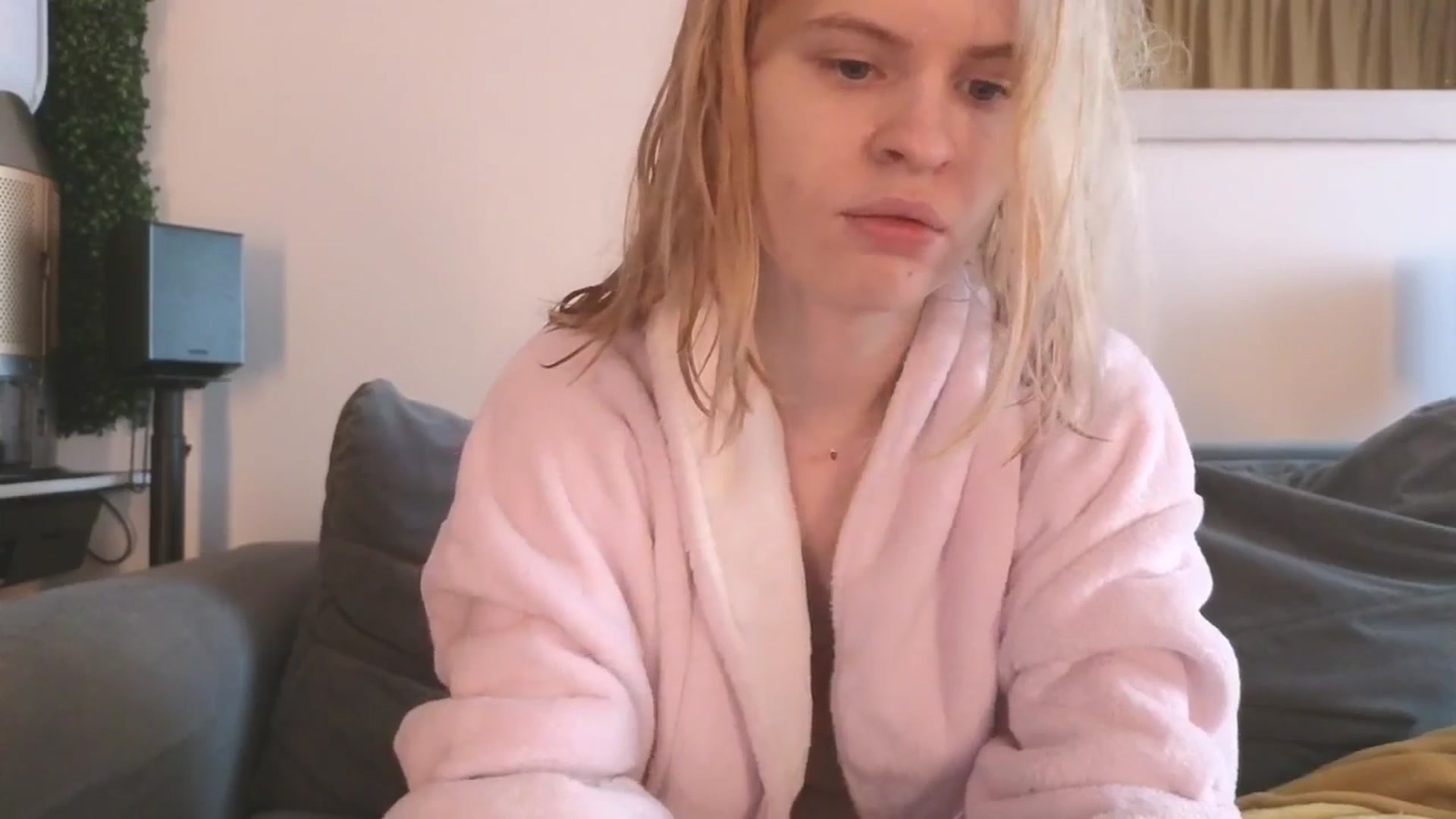 Gallery image thumbnail from Yuri_elfie's myfreecams stream on, 02/24/2026, 09:01 image 8 of 20