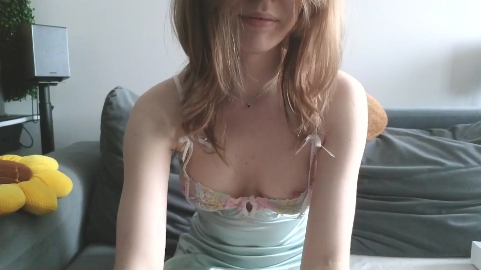 Gallery image thumbnail from Yuri_elfie's myfreecams stream on, 03/04/2026, 14:26 image 9 of 20