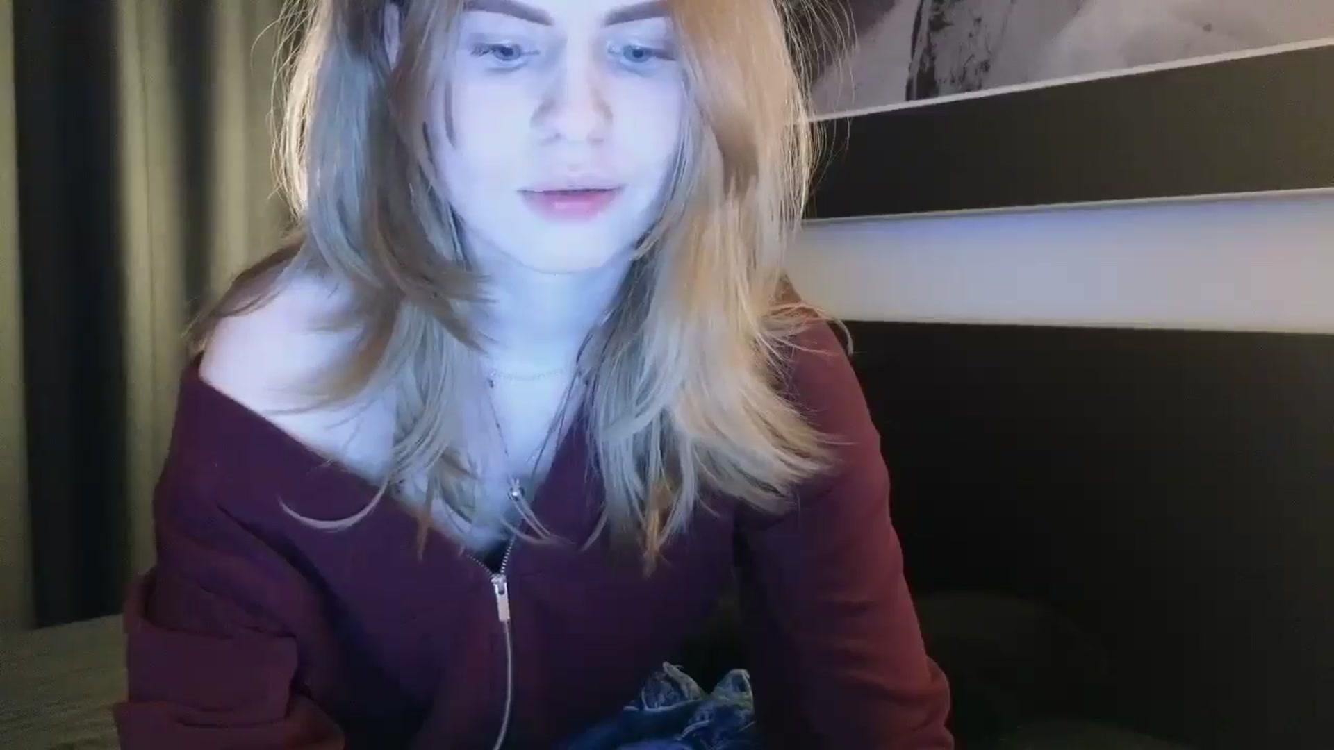 Gallery image thumbnail from Yuri_elfie's myfreecams stream on, 04/14/2026, 22:26 image 4 of 20