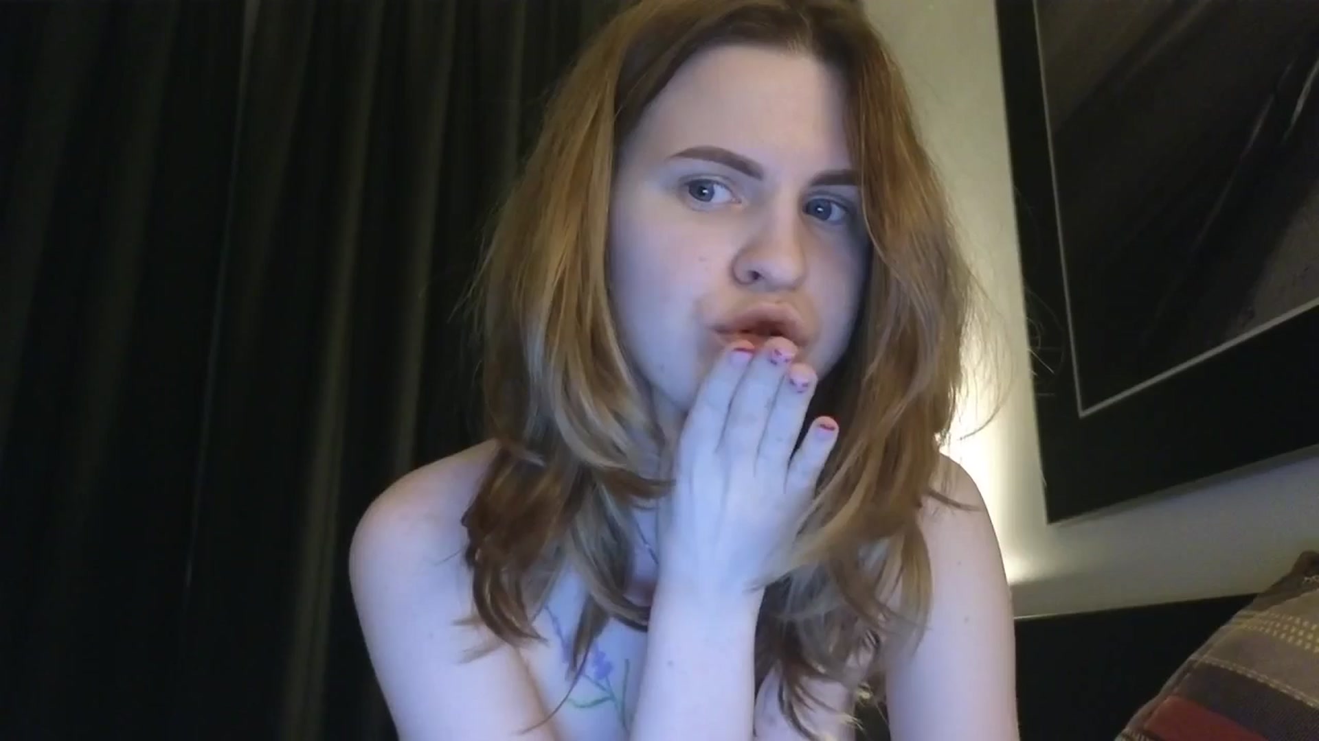 Gallery image thumbnail from Yuri_elfie's myfreecams stream on, 04/17/2026, 20:27 image 12 of 20