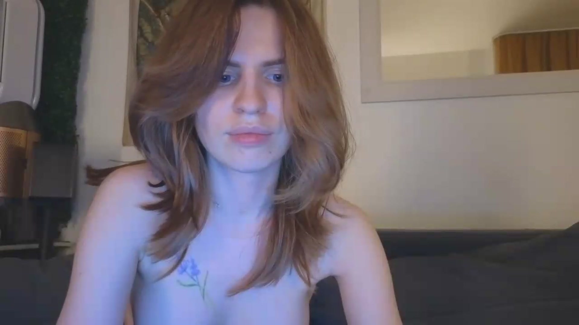 Gallery image thumbnail from Yuri_elfie's myfreecams stream on, 06/24/2026, 24:35 image 18 of 20