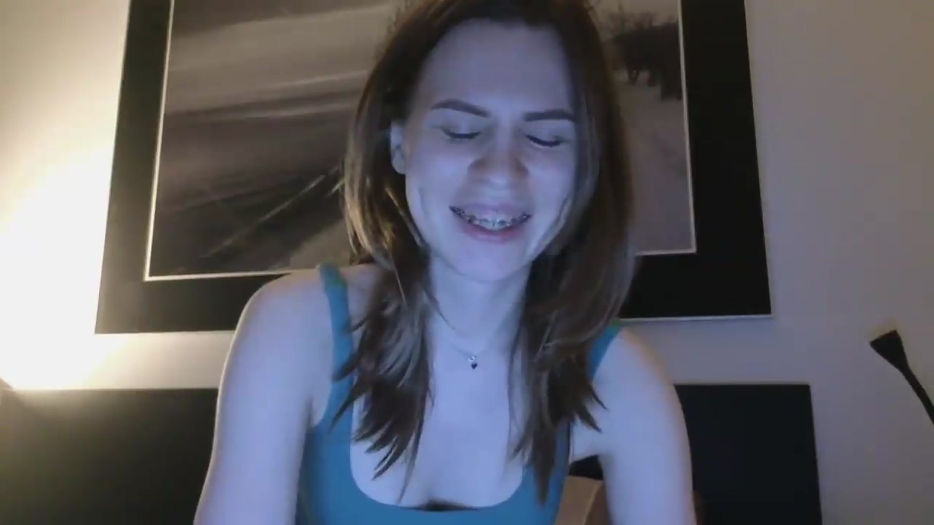 Gallery image thumbnail from Yuri_elfie's myfreecams stream on, 06/26/2026, 21:16 image 8 of 20