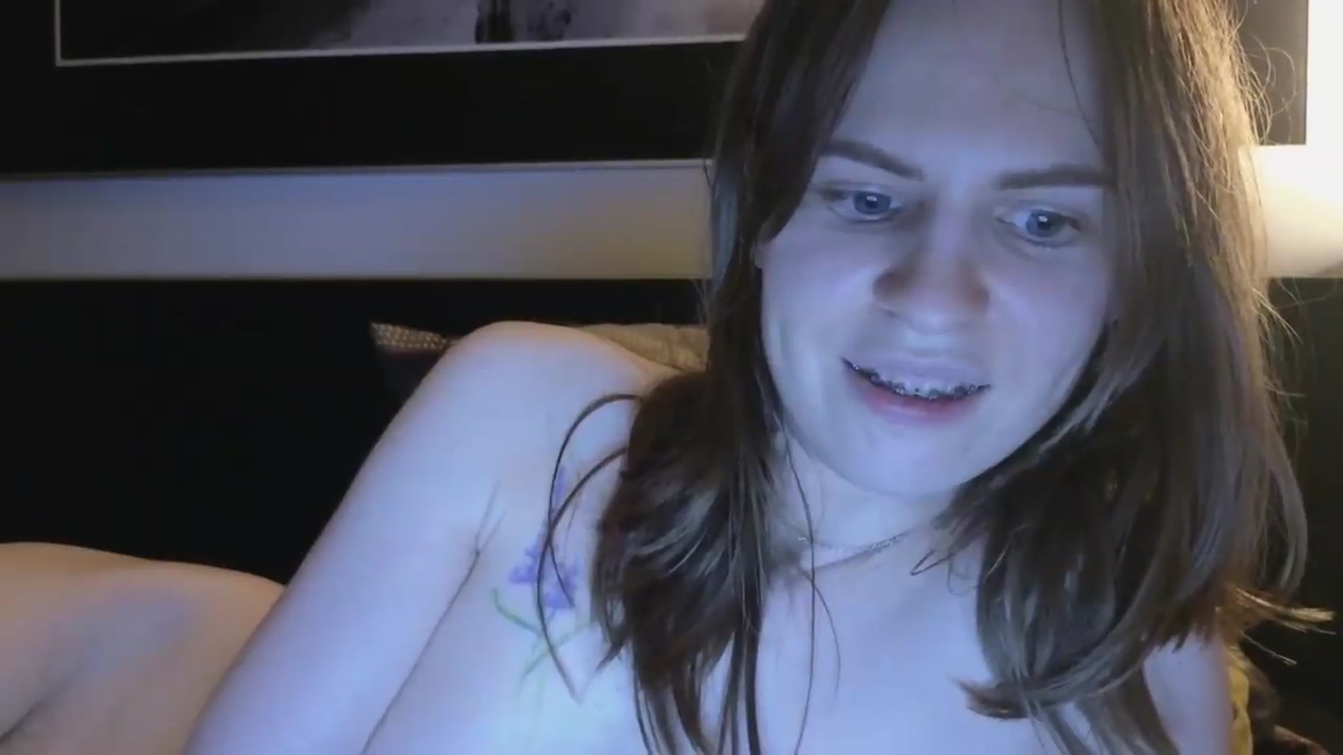 Gallery image thumbnail from Yuri_elfie's myfreecams stream on, 06/27/2026, 06:01 image 14 of 20
