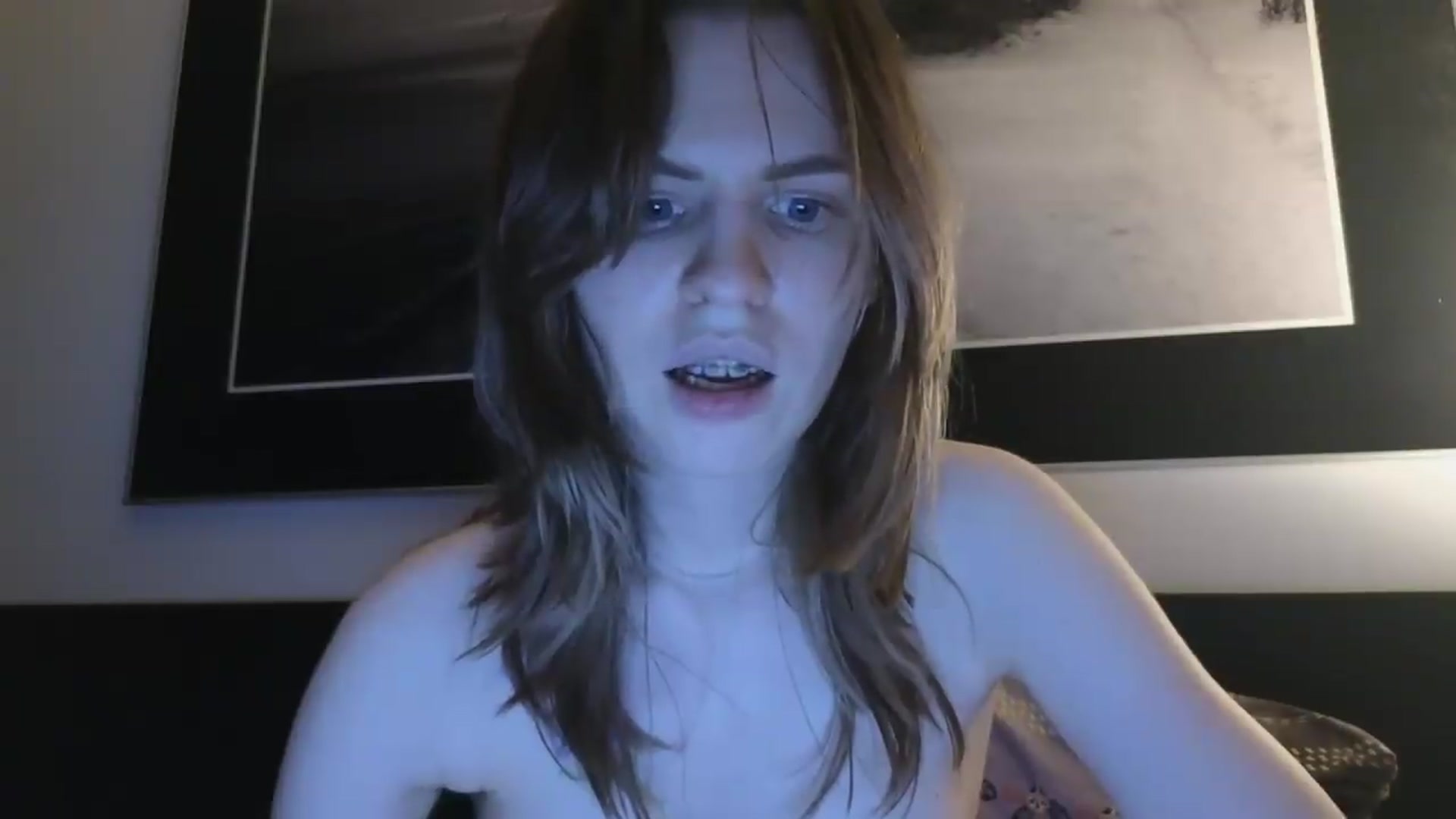 Gallery image thumbnail from Yuri_elfie's myfreecams stream on, 06/27/2026, 06:01 image 16 of 20