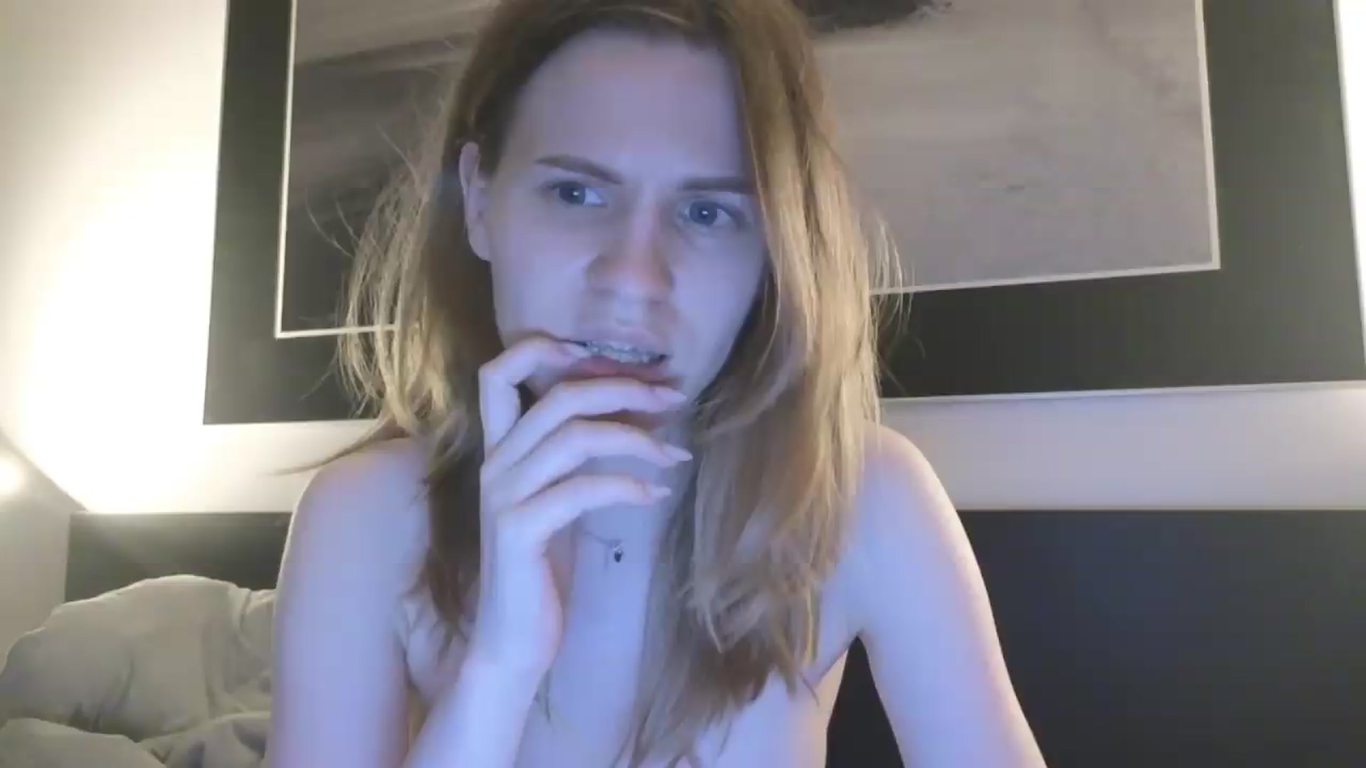 Gallery image thumbnail from Yuri_elfie's myfreecams stream on, 08/18/2026, 04:57 image 5 of 20