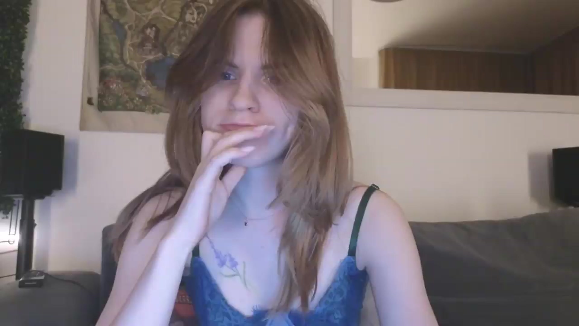 Gallery image thumbnail from Yuri_elfie's myfreecams stream on, 08/20/2026, 20:41 image 17 of 20