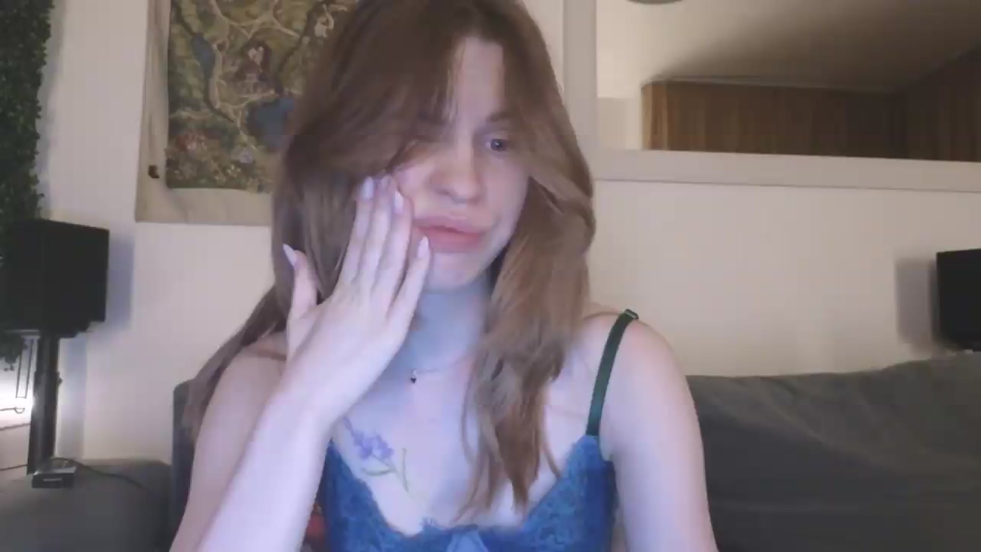 Gallery image thumbnail from Yuri_elfie's myfreecams stream on, 08/20/2026, 20:41 image 18 of 20