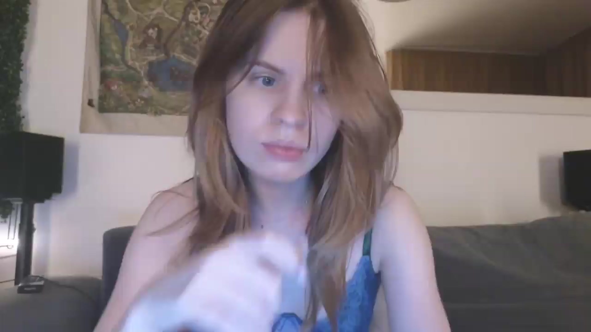 Gallery image thumbnail from Yuri_elfie's myfreecams stream on, 08/20/2026, 20:41 image 11 of 20
