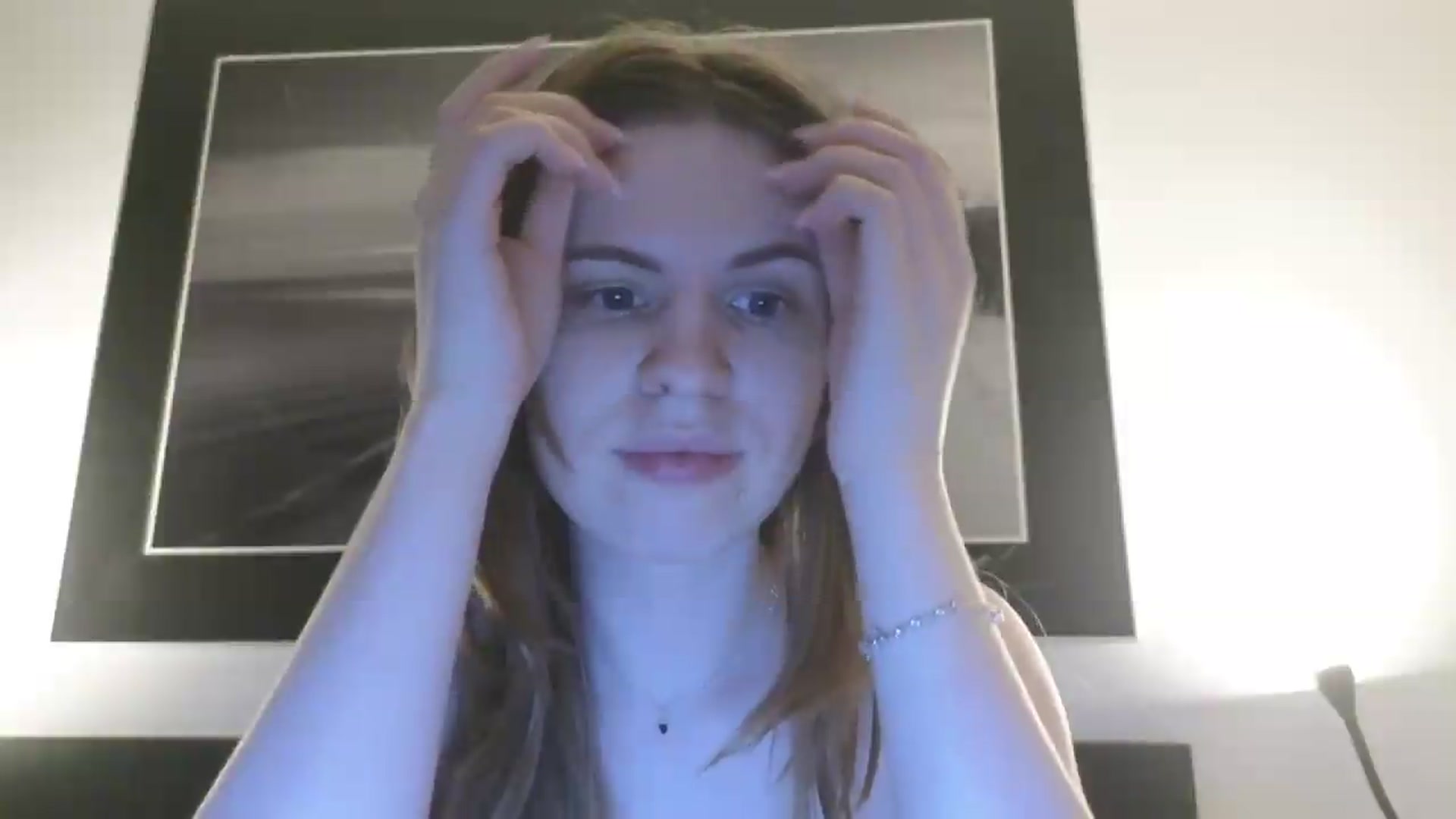 Gallery image thumbnail from Yuri_elfie's myfreecams stream on, 08/22/2026, 15:31 image 17 of 20