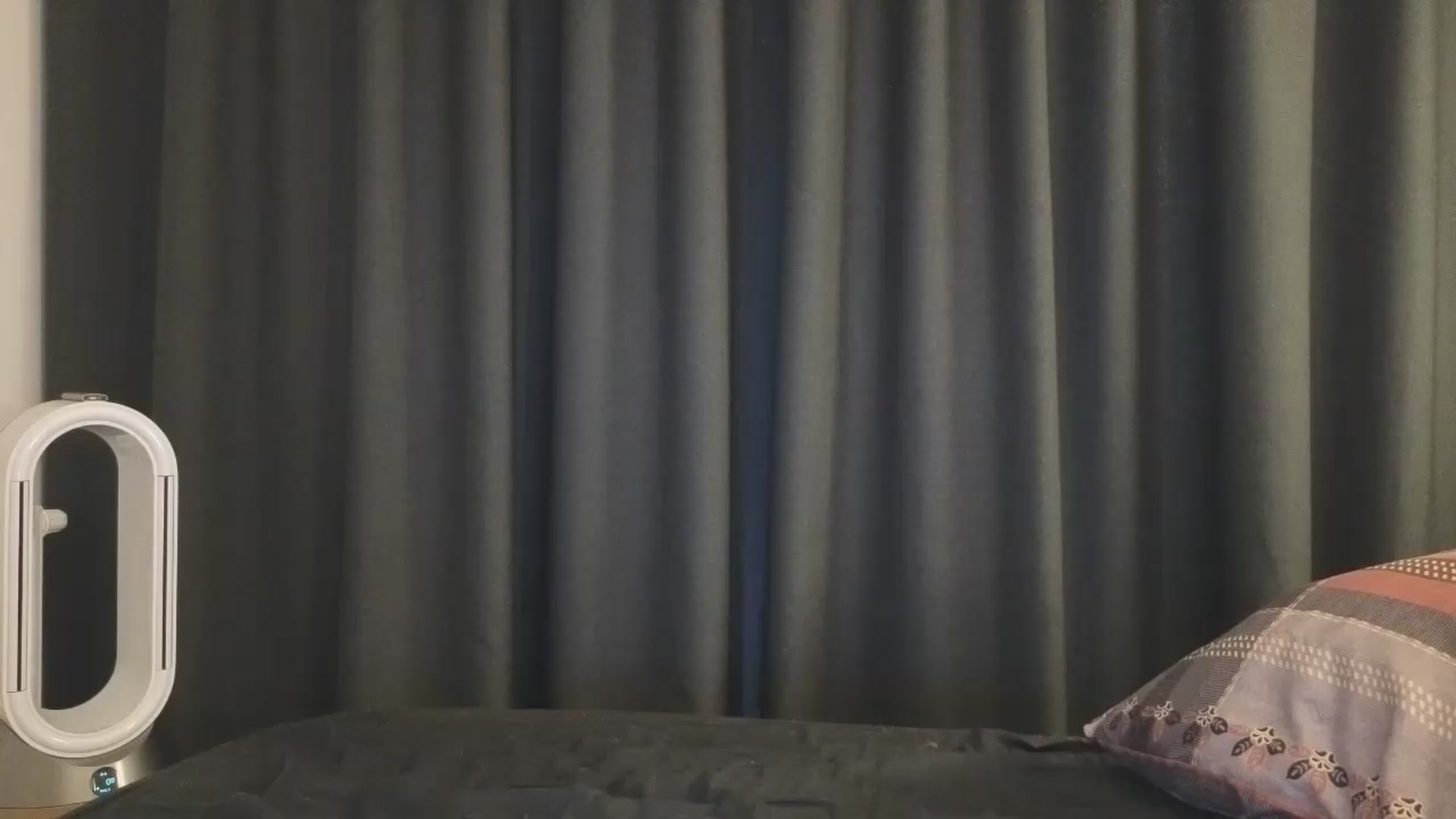 Gallery image thumbnail from Yuri_elfie's myfreecams stream on, 09/09/2026, 08:27 image 6 of 20