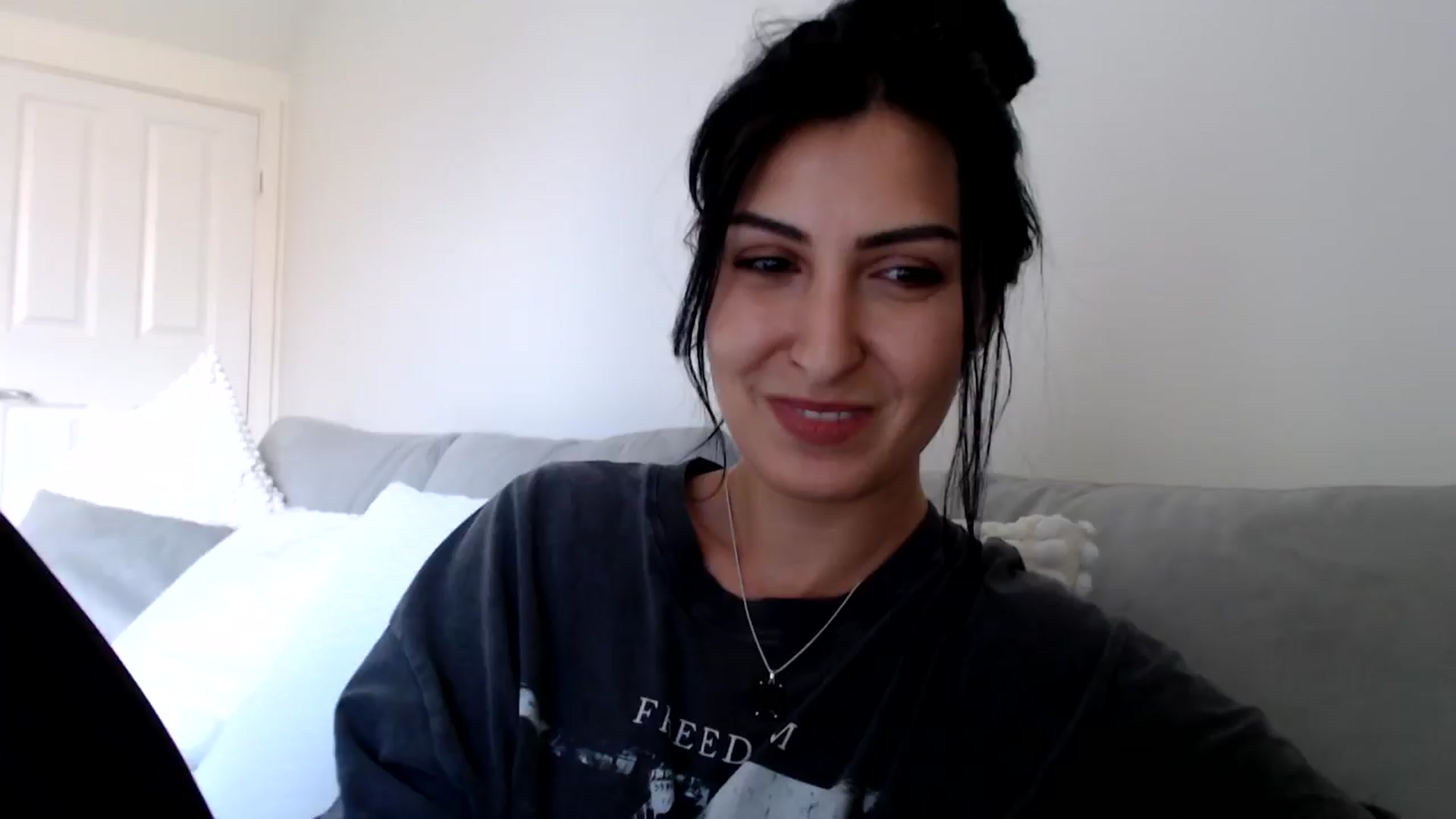 Gallery image thumbnail from Yva_777's myfreecams stream on, 06/10/2024, 12:39 image 17 of 20