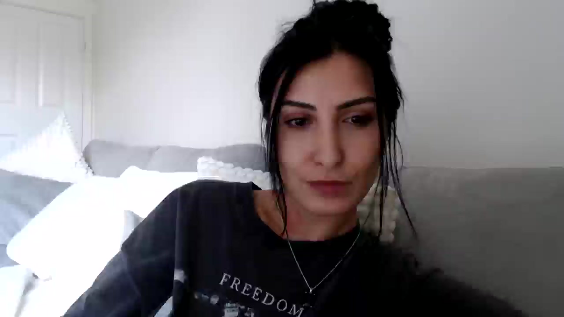 Gallery image thumbnail from Yva_777's myfreecams stream on, 06/10/2024, 13:00 image 16 of 20