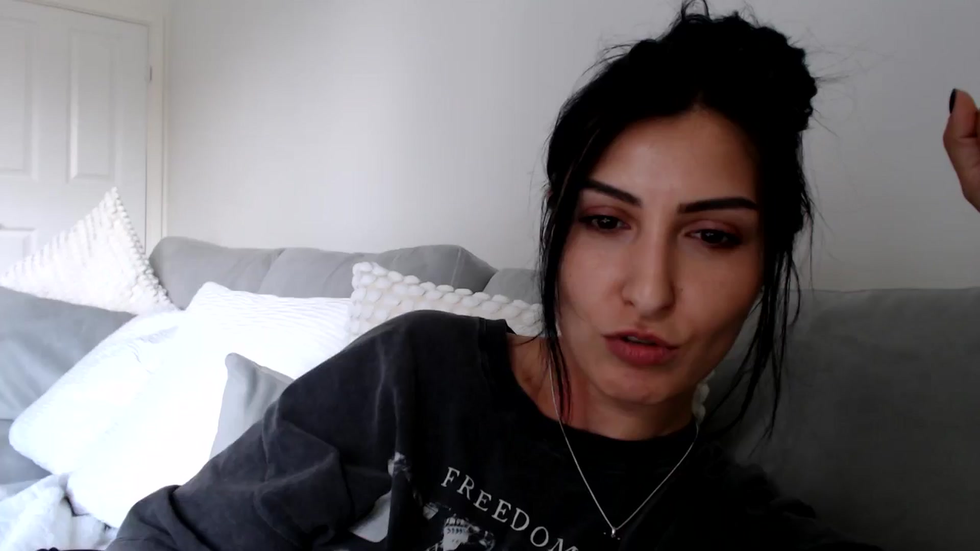Gallery image thumbnail from Yva_777's myfreecams stream on, 06/10/2024, 13:00 image 20 of 20
