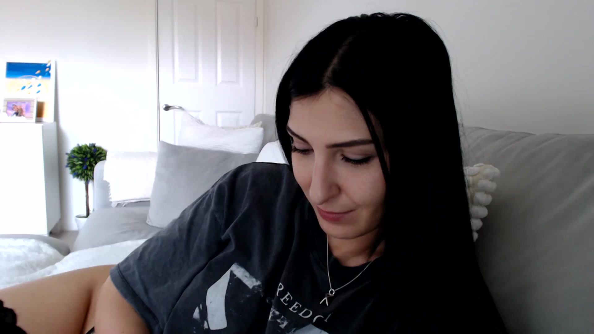 Gallery image thumbnail from Yva_777's myfreecams stream on, 06/14/2024, 11:34 image 8 of 20