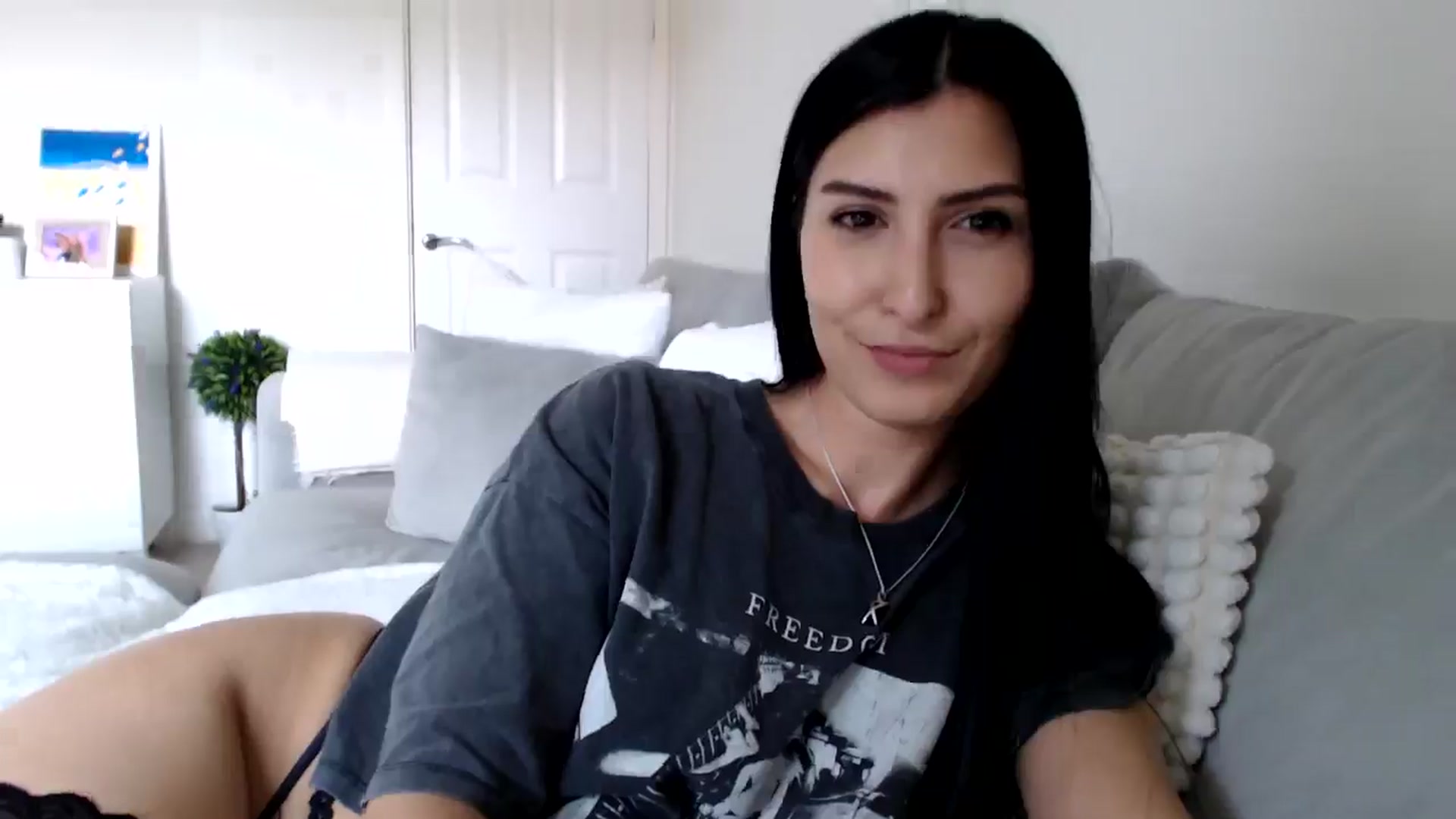 Gallery image thumbnail from Yva_777's myfreecams stream on, 06/14/2024, 11:34 image 9 of 20