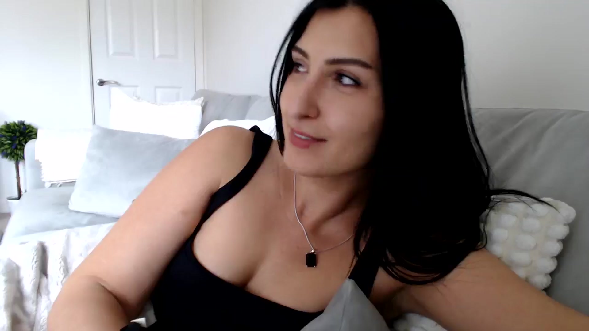 Gallery image thumbnail from Yva_777's myfreecams stream on, 06/14/2024, 12:44 image 18 of 20
